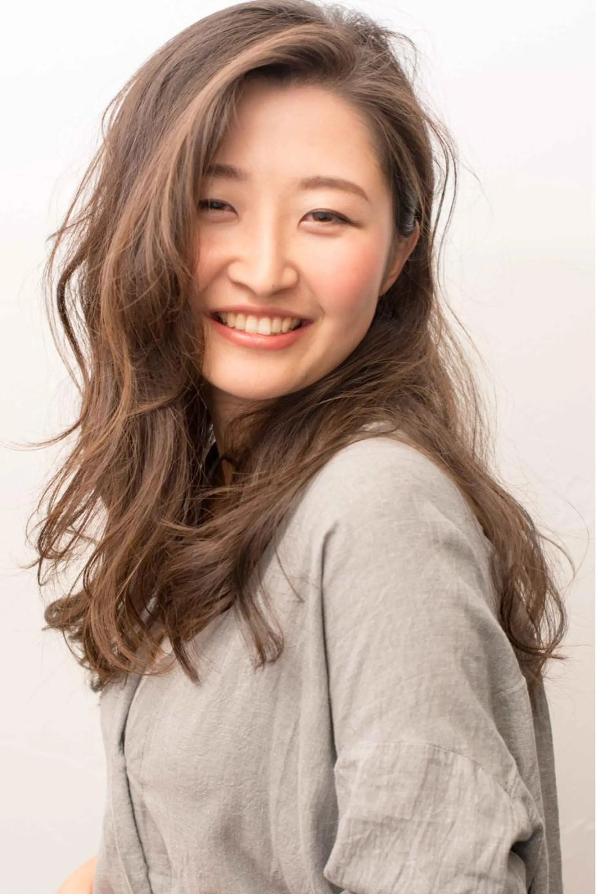 セミロング パーマ La Ruelle 江曽島店/髪質改善のヘアスタイル