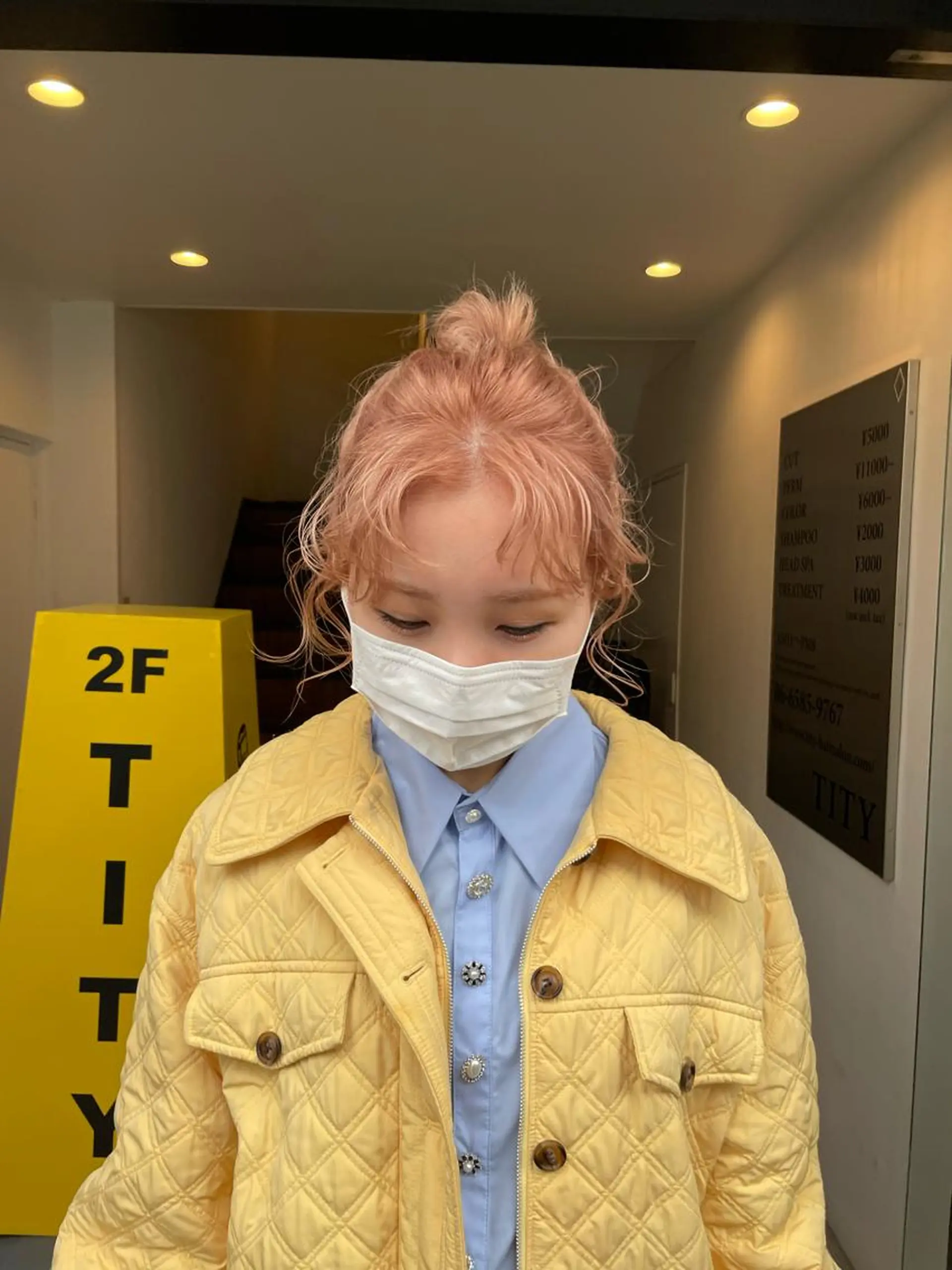 ミディアム カラー ベージュカラー ブリーチ オレンジ カット ヘアカラー トリートメント 心斎橋/レイヤー/ ブリーチ/モエのヘアスタイル