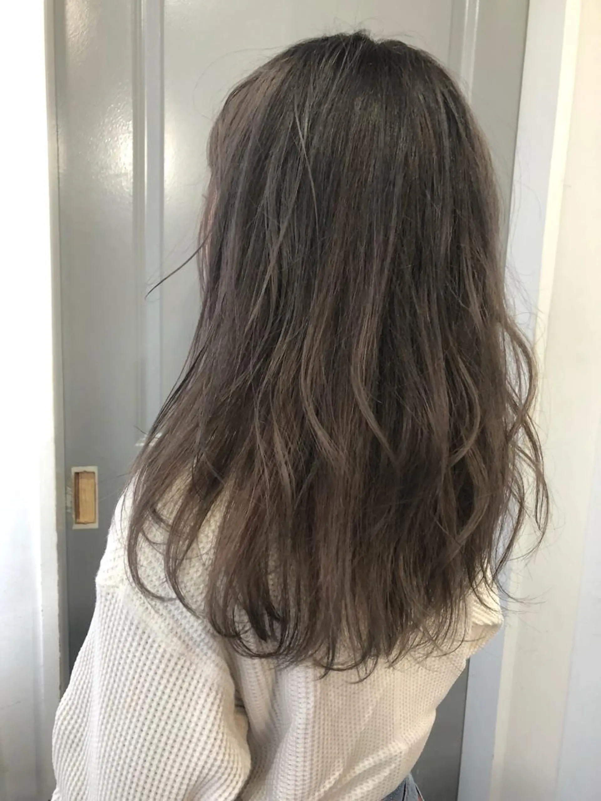 ロング カラー ベージュカラー ブリーチ ケアブリーチ グレージュ Pia ツボイ ケイタのヘアスタイル