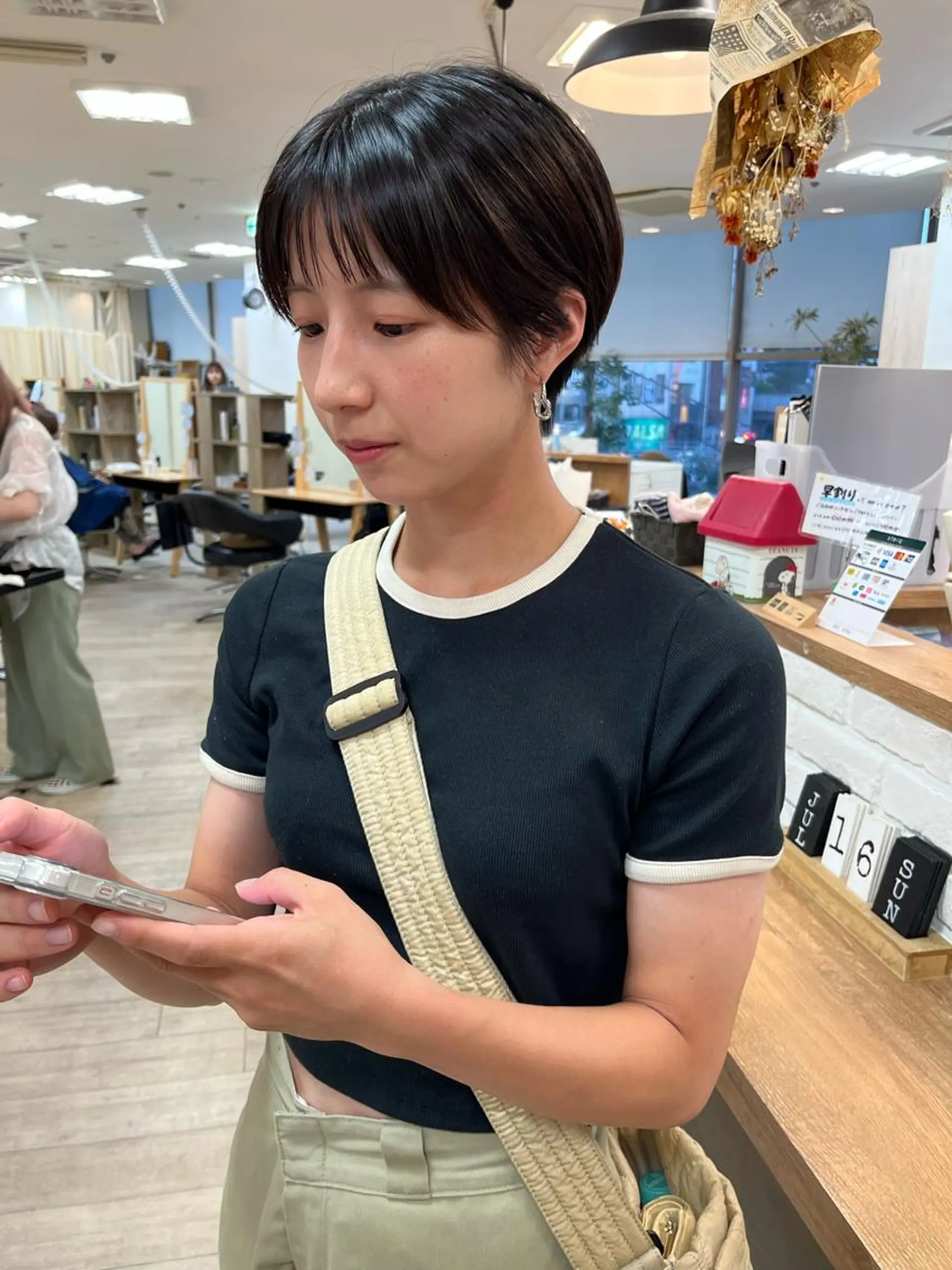 ショート 切りっぱなしボブ ショートボブ ハンサムショート ボブ ショートヘア カット 初めてのショート お任せください✂️のヘアスタイル