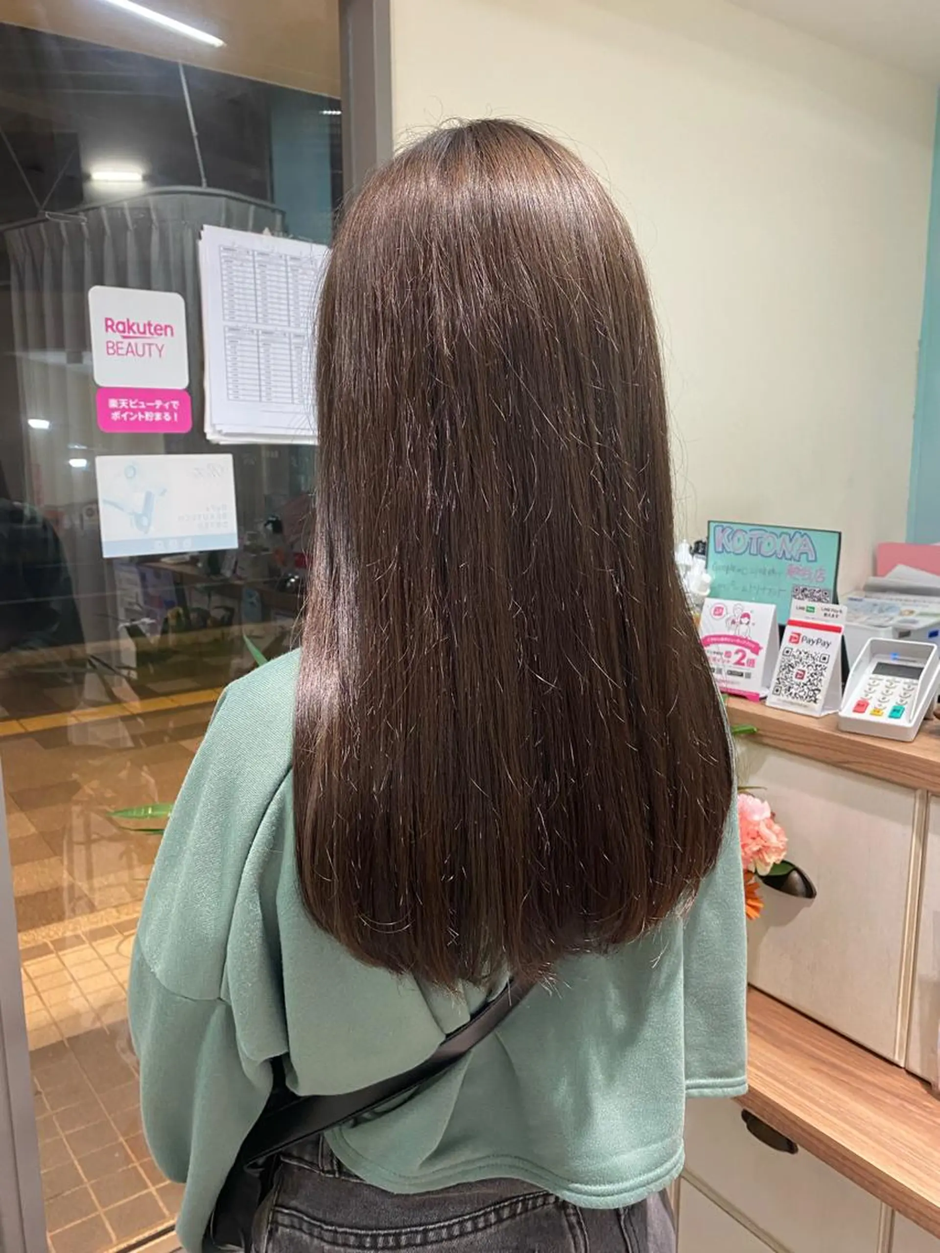 ロング カラー グレージュ 後藤 瀬奈のヘアスタイル