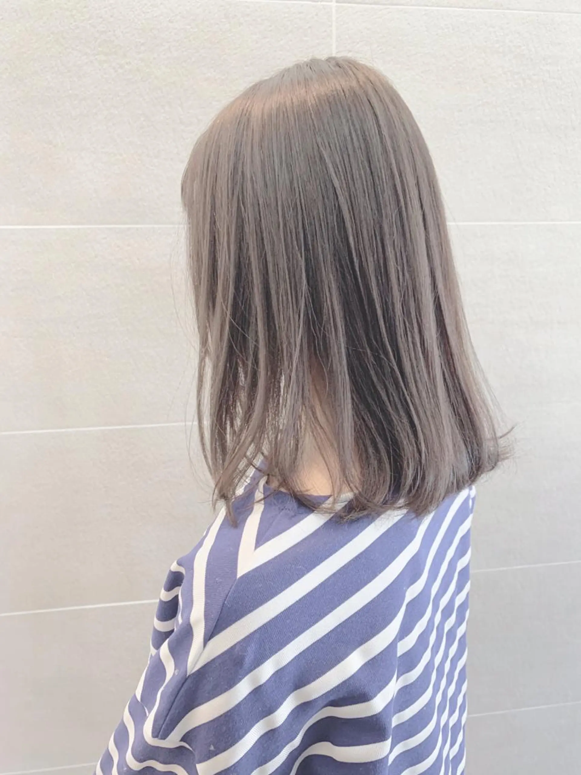カラー アッシュ ブリーチ ブリーチなしカラー SALOWIN横浜所属・ﾚｲﾔｰ.ﾍｱｾｯﾄ 🤍宮本しおりのヘアスタイル