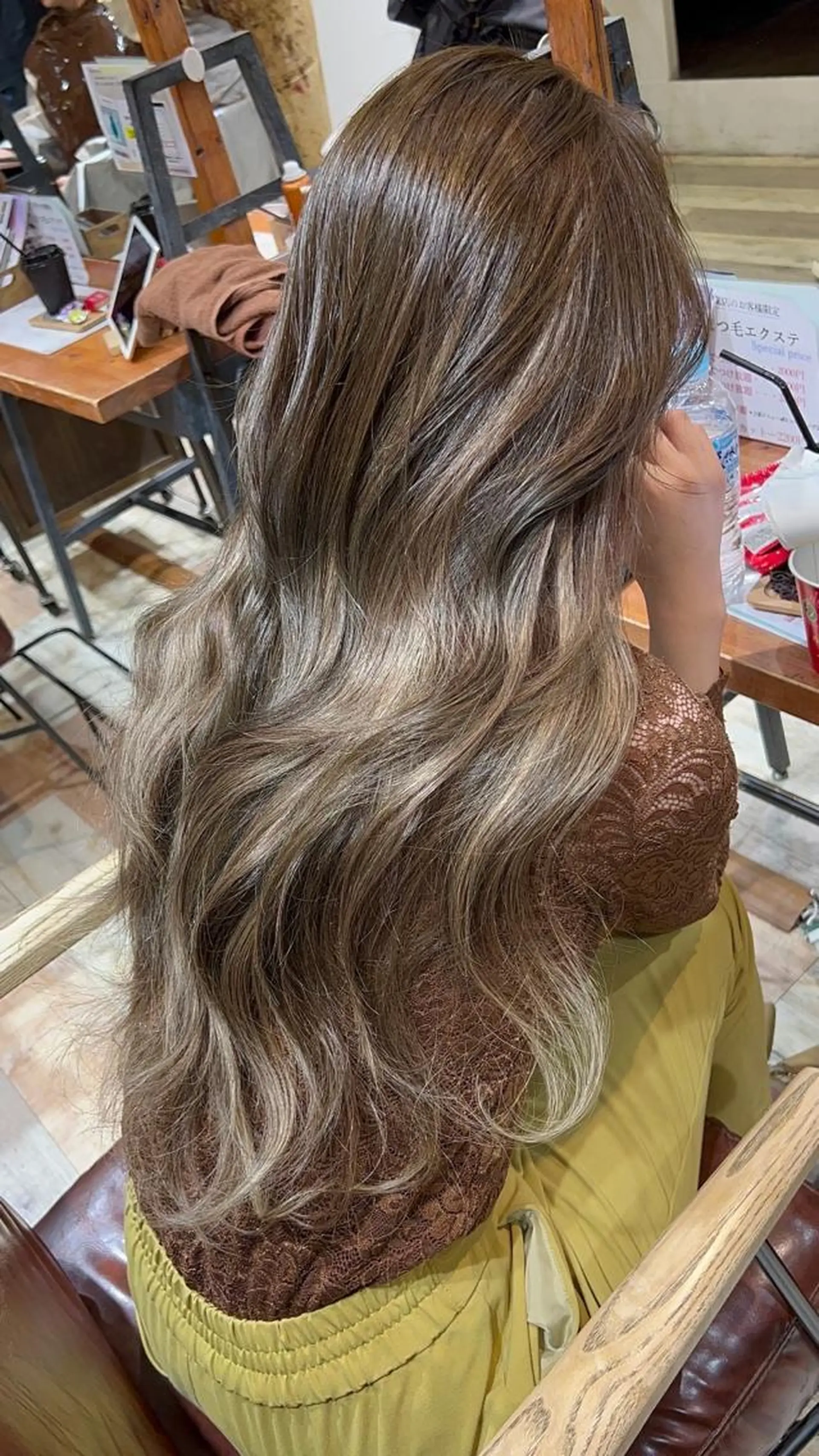 ロング ブリーチなしカラー 美髪矯正・清水天空のヘアスタイル