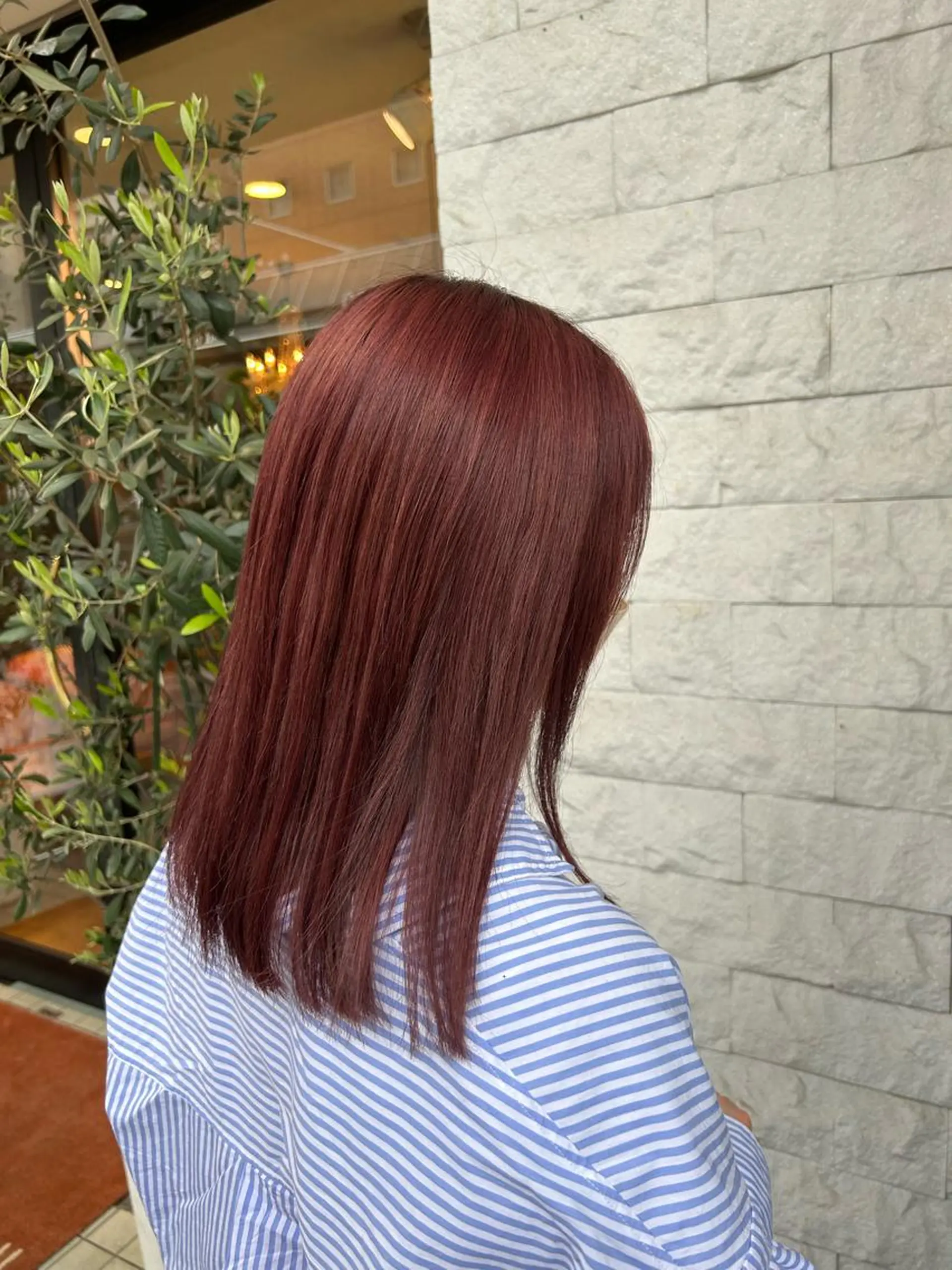 ミディアム カラー 川﨑 真歩のヘアスタイル