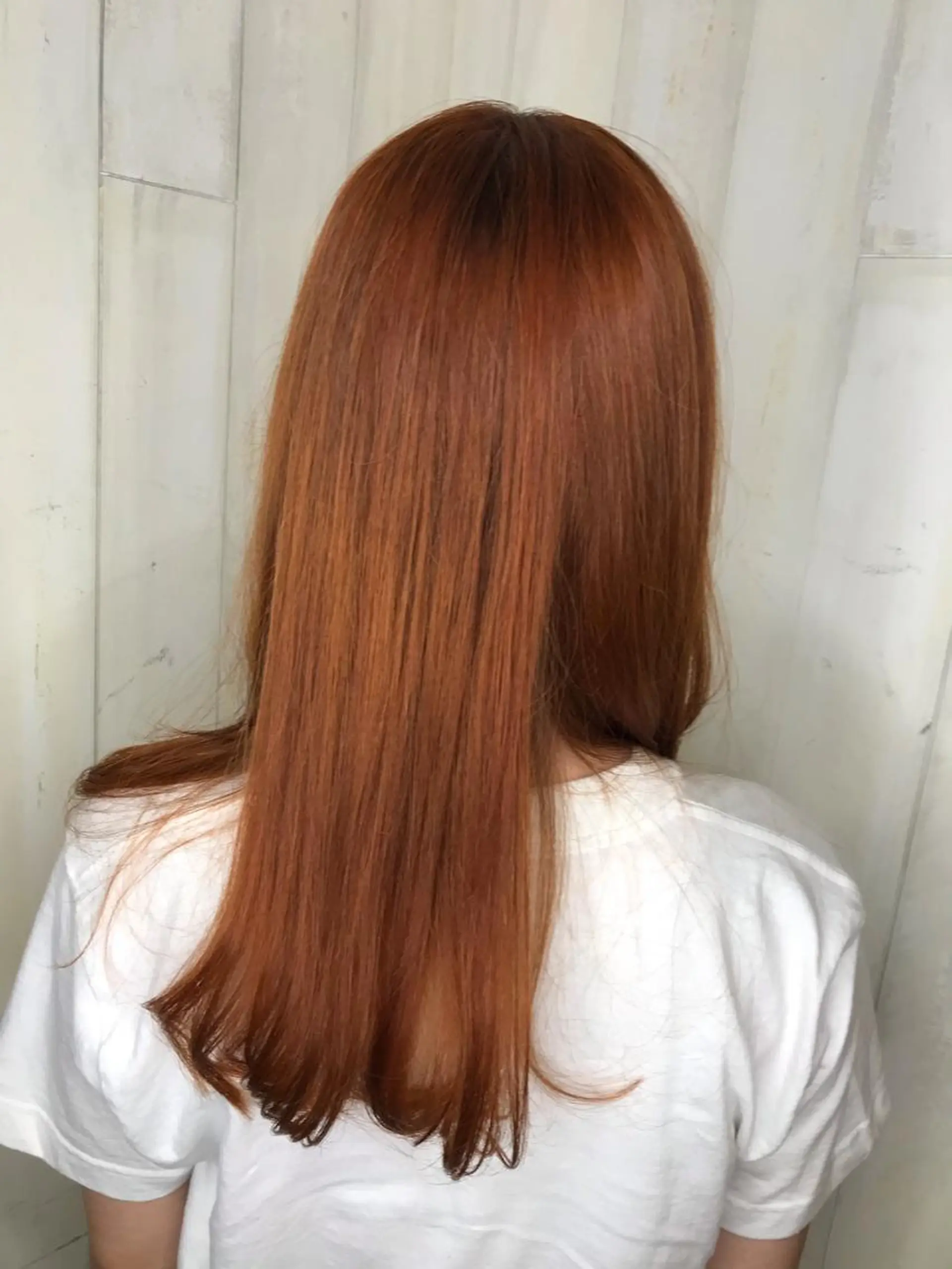 セミロング カラー shi hoのヘアスタイル