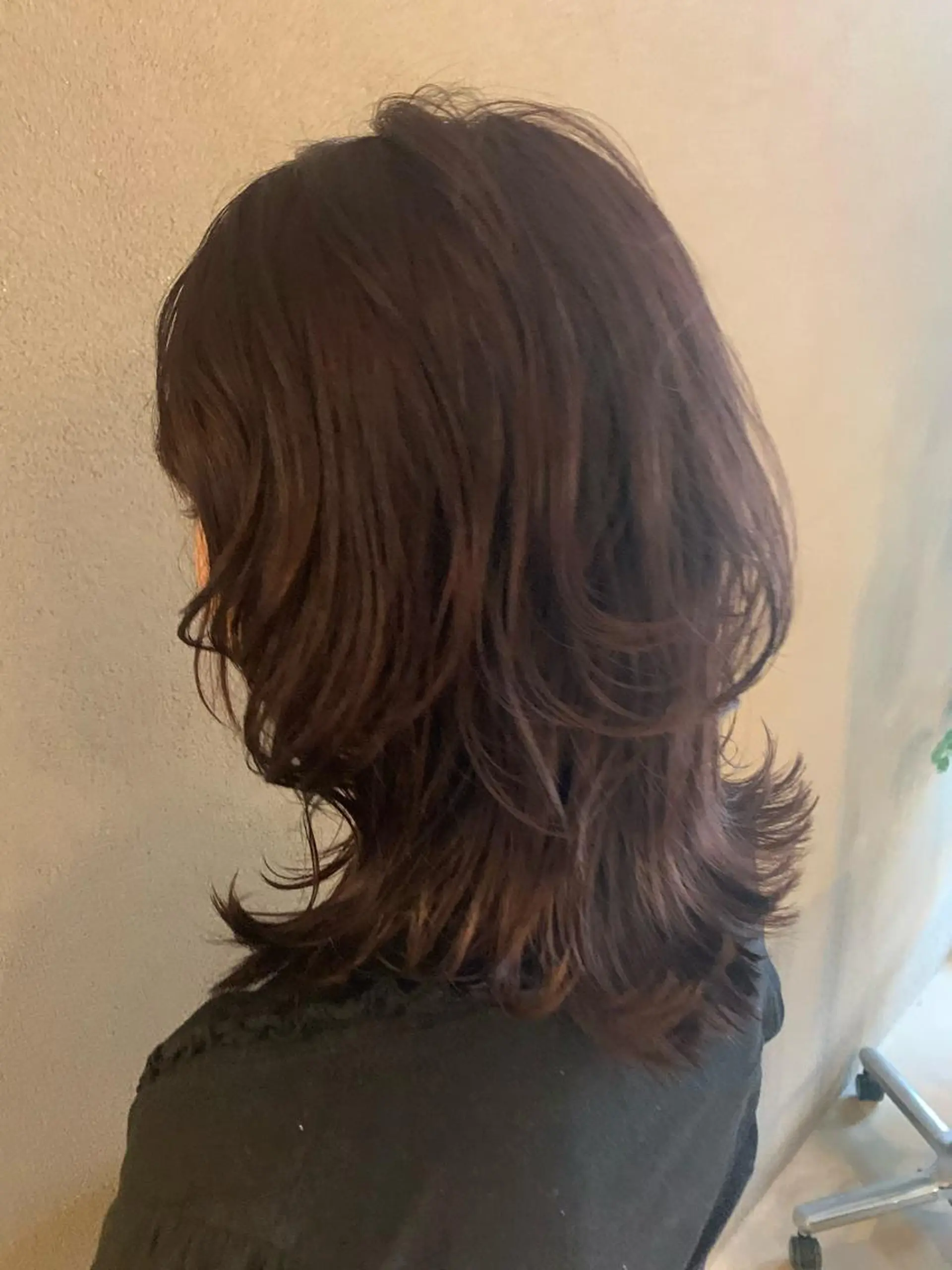 ミディアム カラー グレージュ ウルフカット PADOU平松 典幸のヘアスタイル