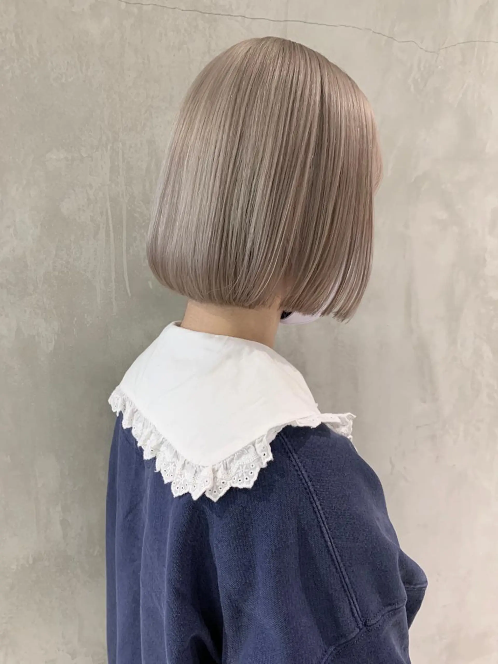 ショート カラー 切りっぱなしボブ ボブ カット ヘアカラー トリートメント 艶ハイトーン/ヘア アレンジAYAKAのヘアスタイル