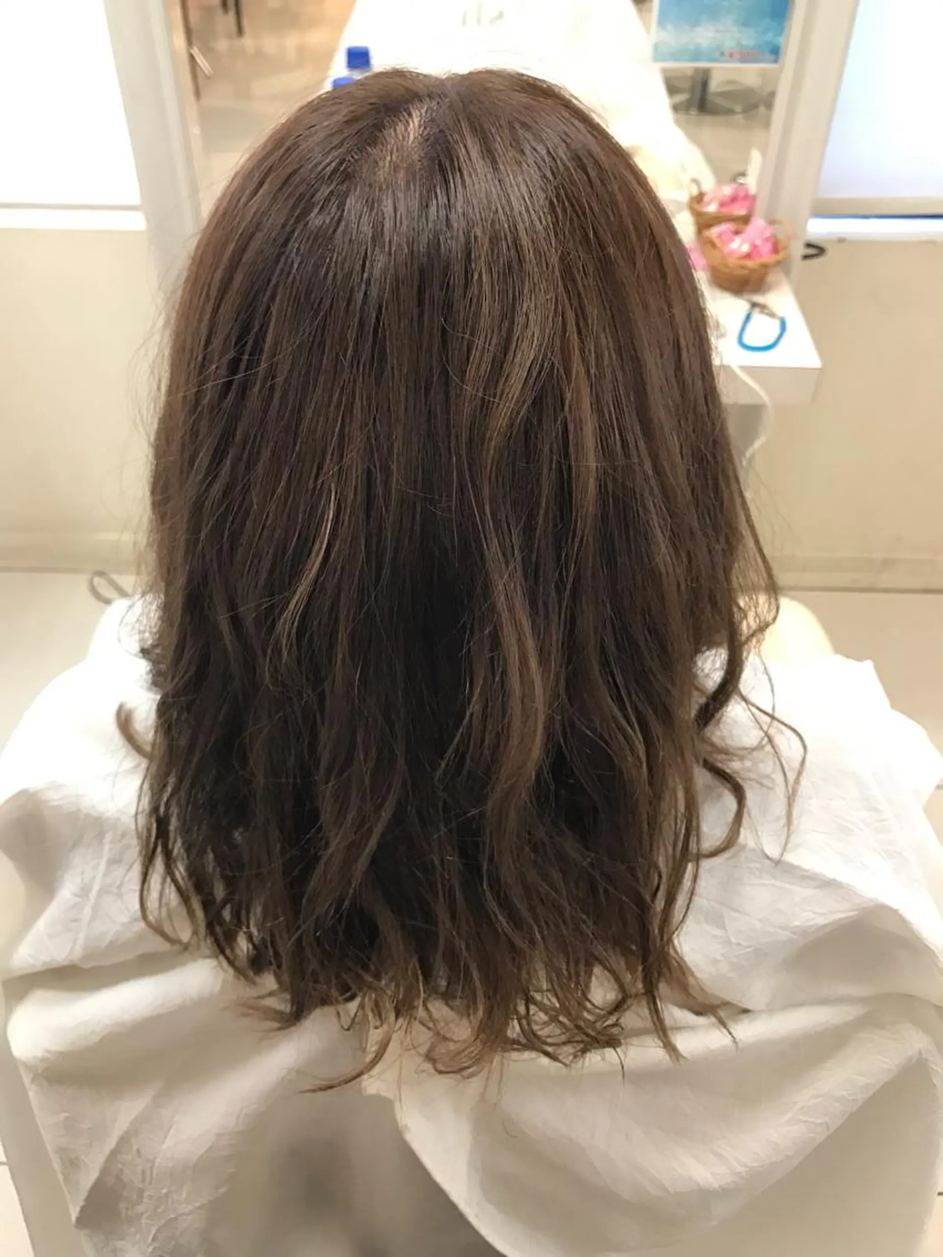 セミロング カラー アッシュ 透明感カラー 【暖色カラー特化】 中山由梨のヘアスタイル