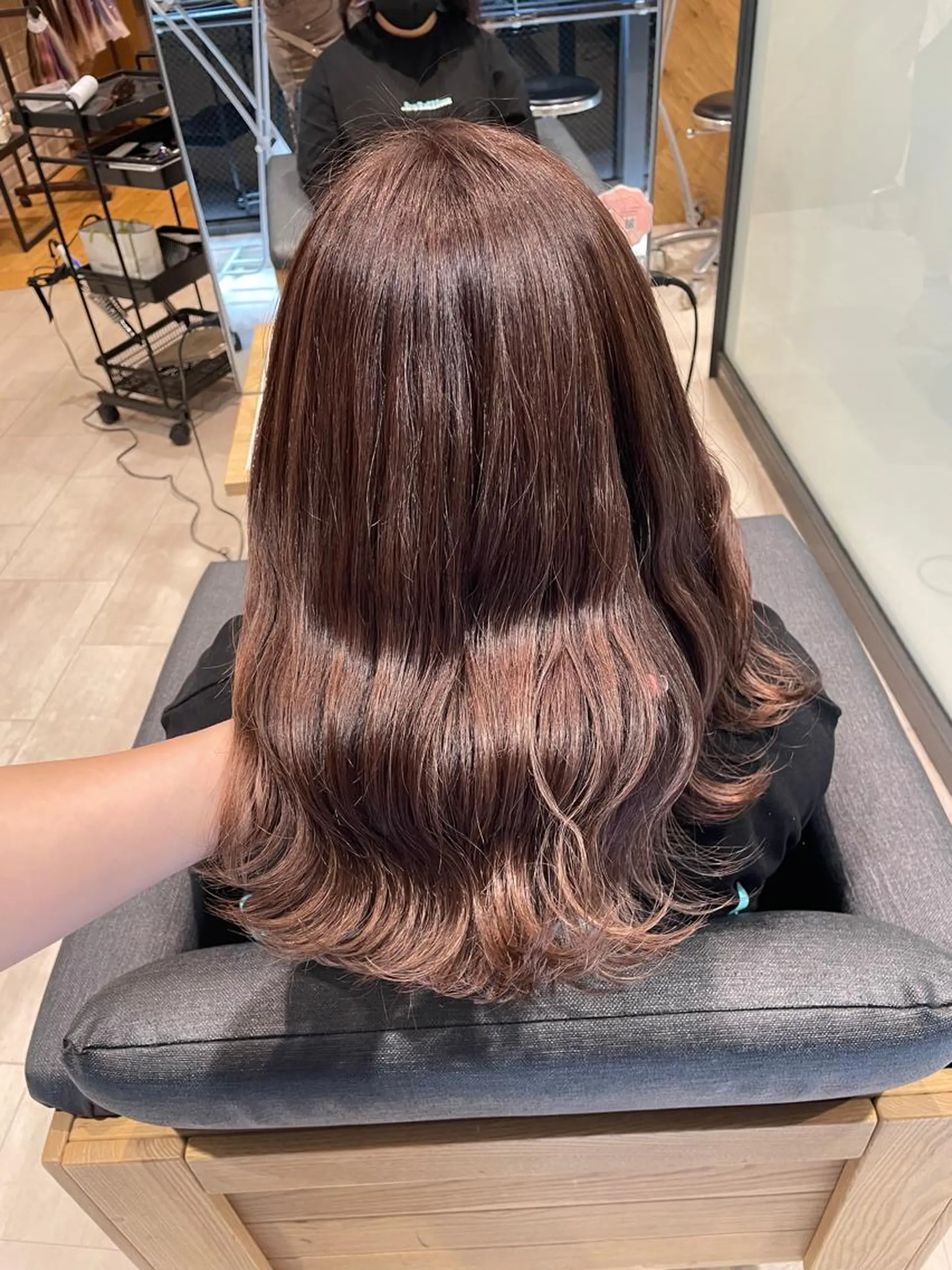 ミディアム ハイライト コトネ🫧 韓国風レイヤーカットのヘアスタイル