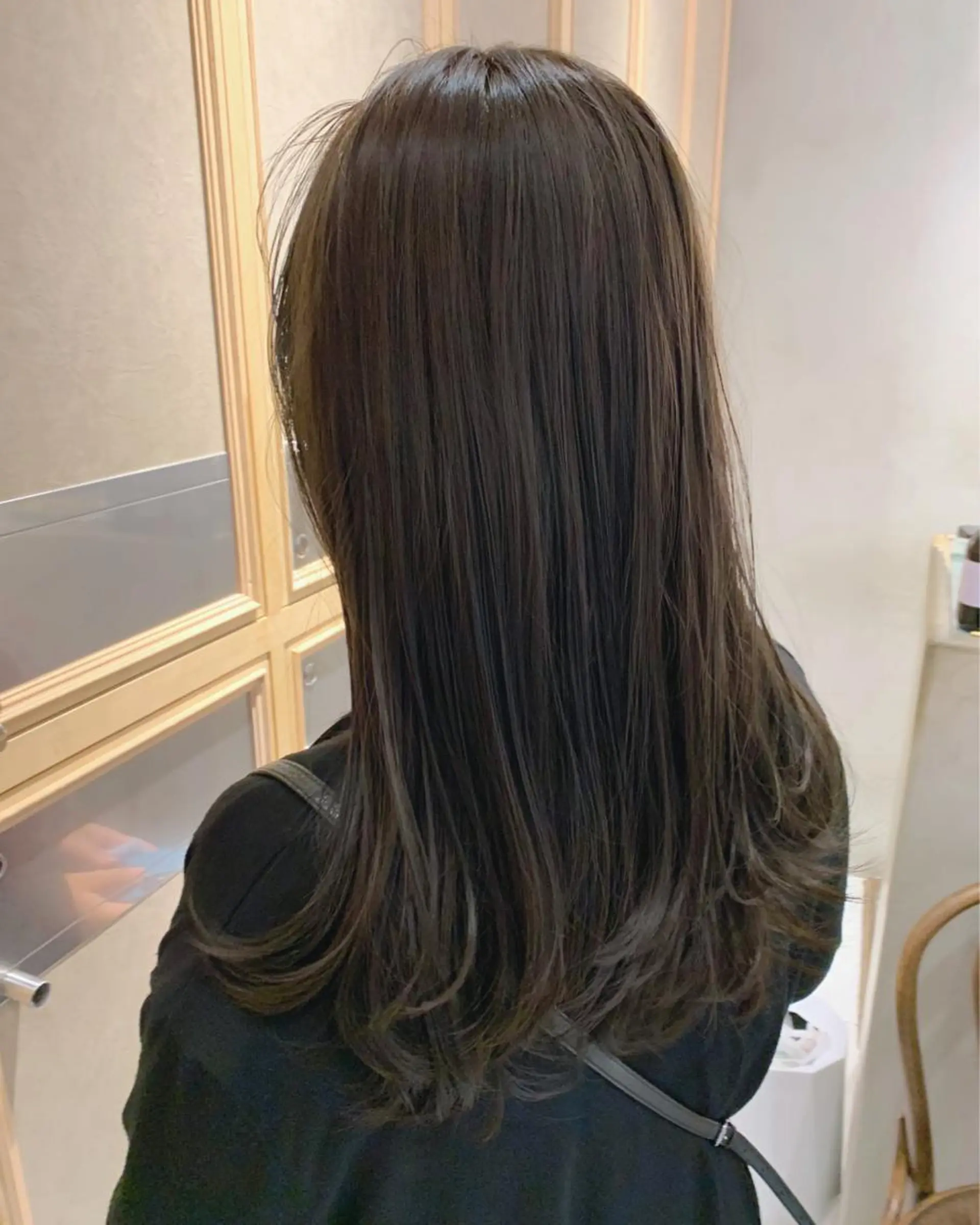 セミロング カラー グレージュ オリーブグレージュ オリーブグレー チバ タクミのヘアスタイル