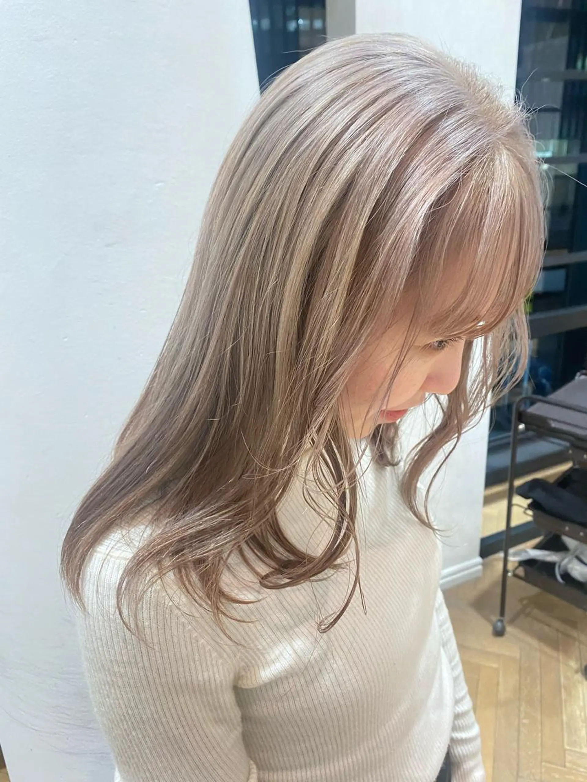 セミロング カラー ブリーチ ケアブリーチ 増井 彩乃のヘアスタイル