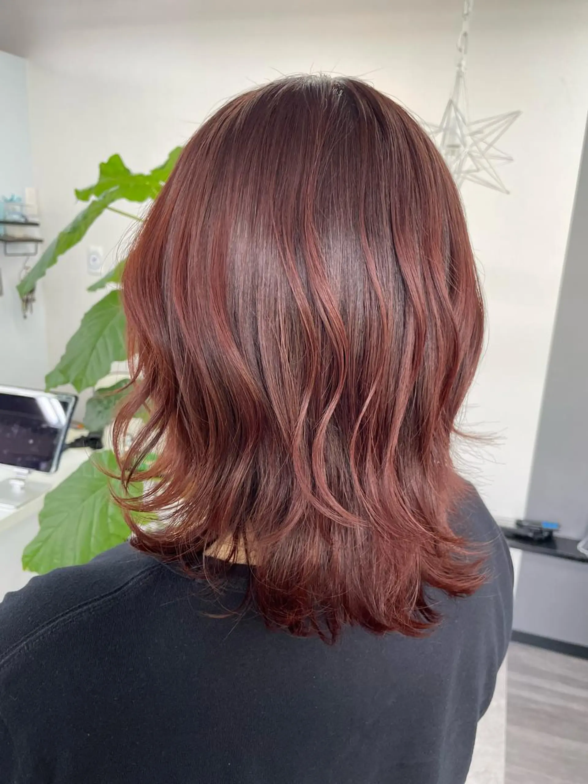 カラー オノ アカネのヘアスタイル