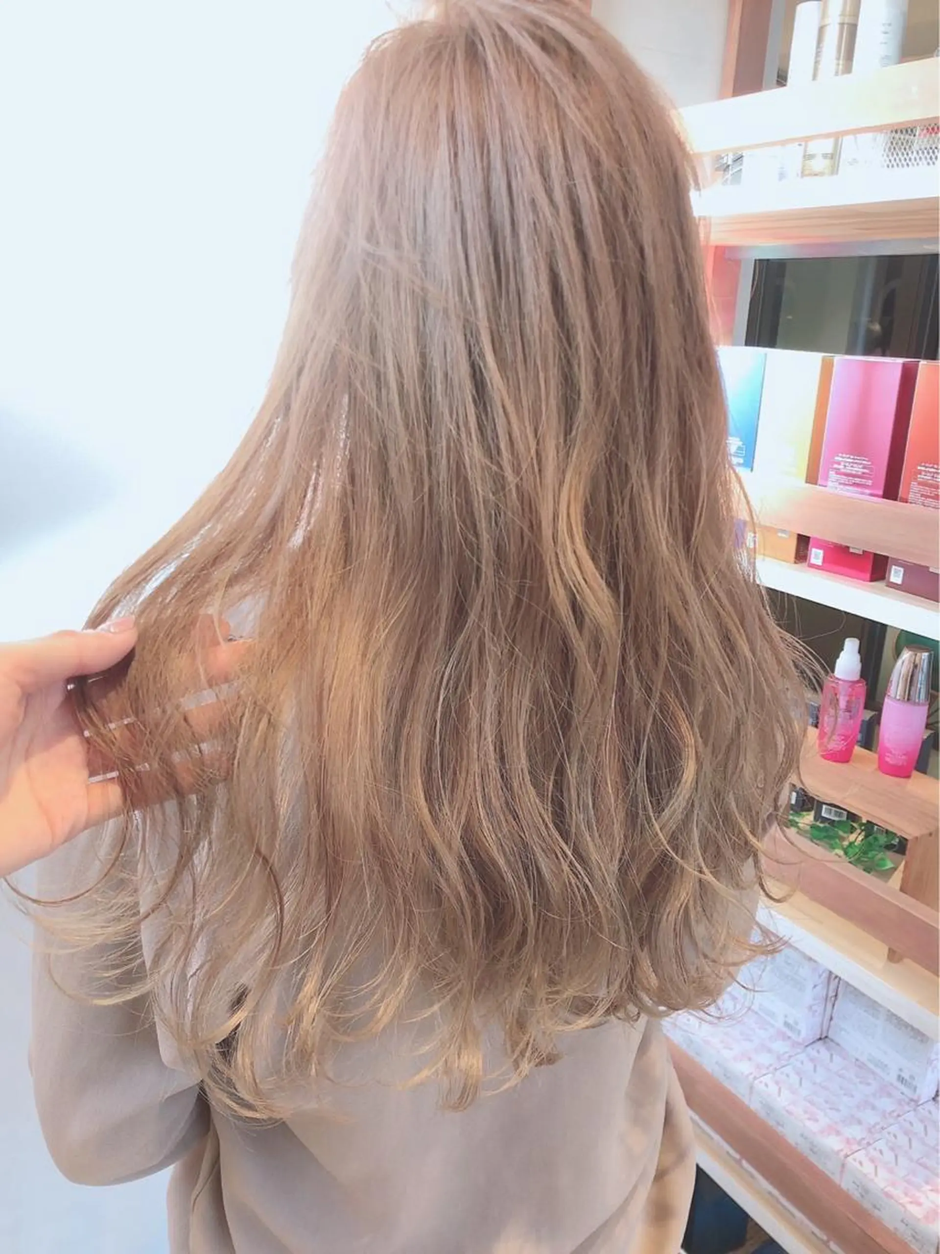 ミディアム カラー ヘアアレンジ アディクシーカラー ブリーチ ケアブリーチ ダブルカラー イヤリングカラー ヘアカラー トリートメント ヘアセット 髪質改善デザイナー &mirai ryoのヘアスタイル