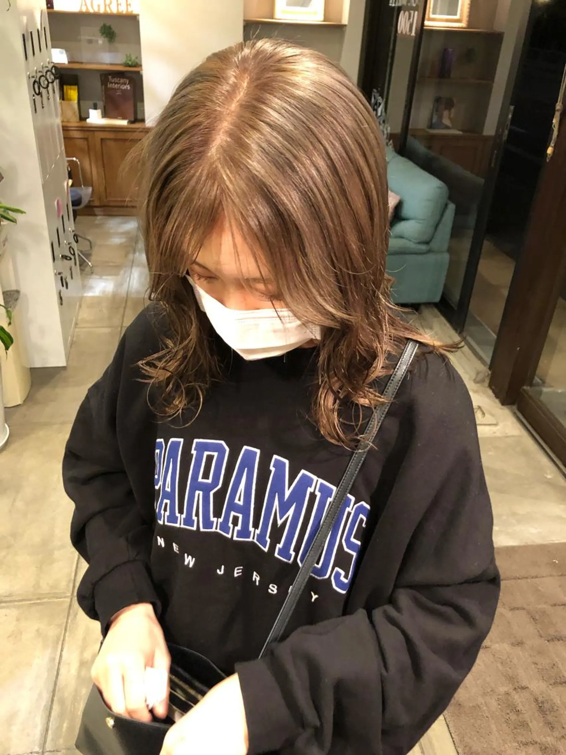 カラー AGREE Momokaのヘアスタイル