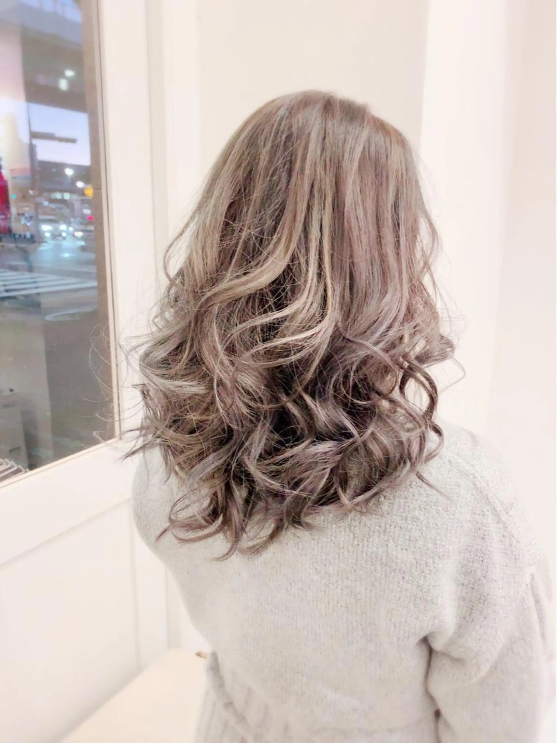 ロング ハイライト Piacere 絵美のネイルデザイン