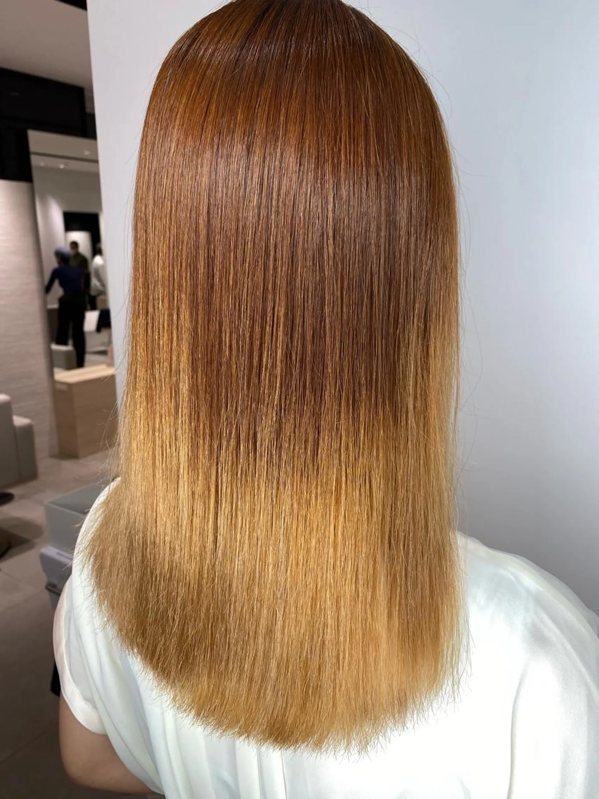 セミロング カラー デザインカラーウルフ 宙也のヘアスタイル