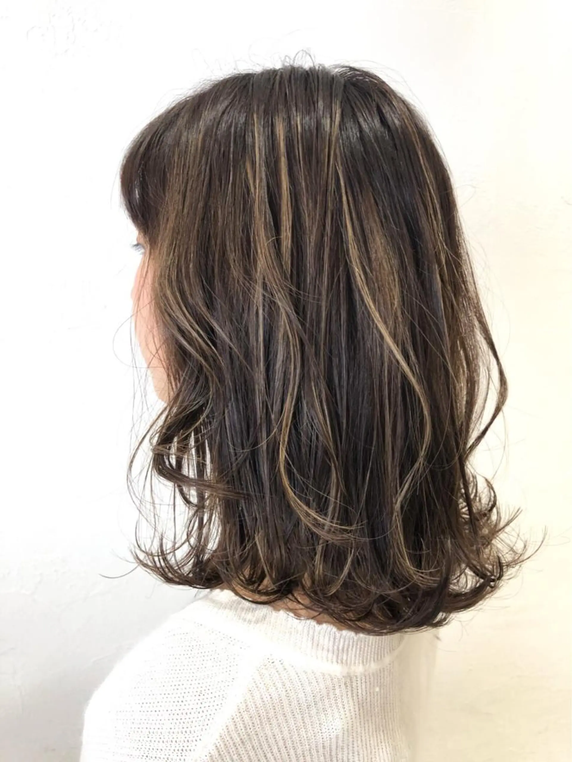 ミディアム ハイライト 日野・八王子レイヤー ワタナベリョウマのヘアスタイル