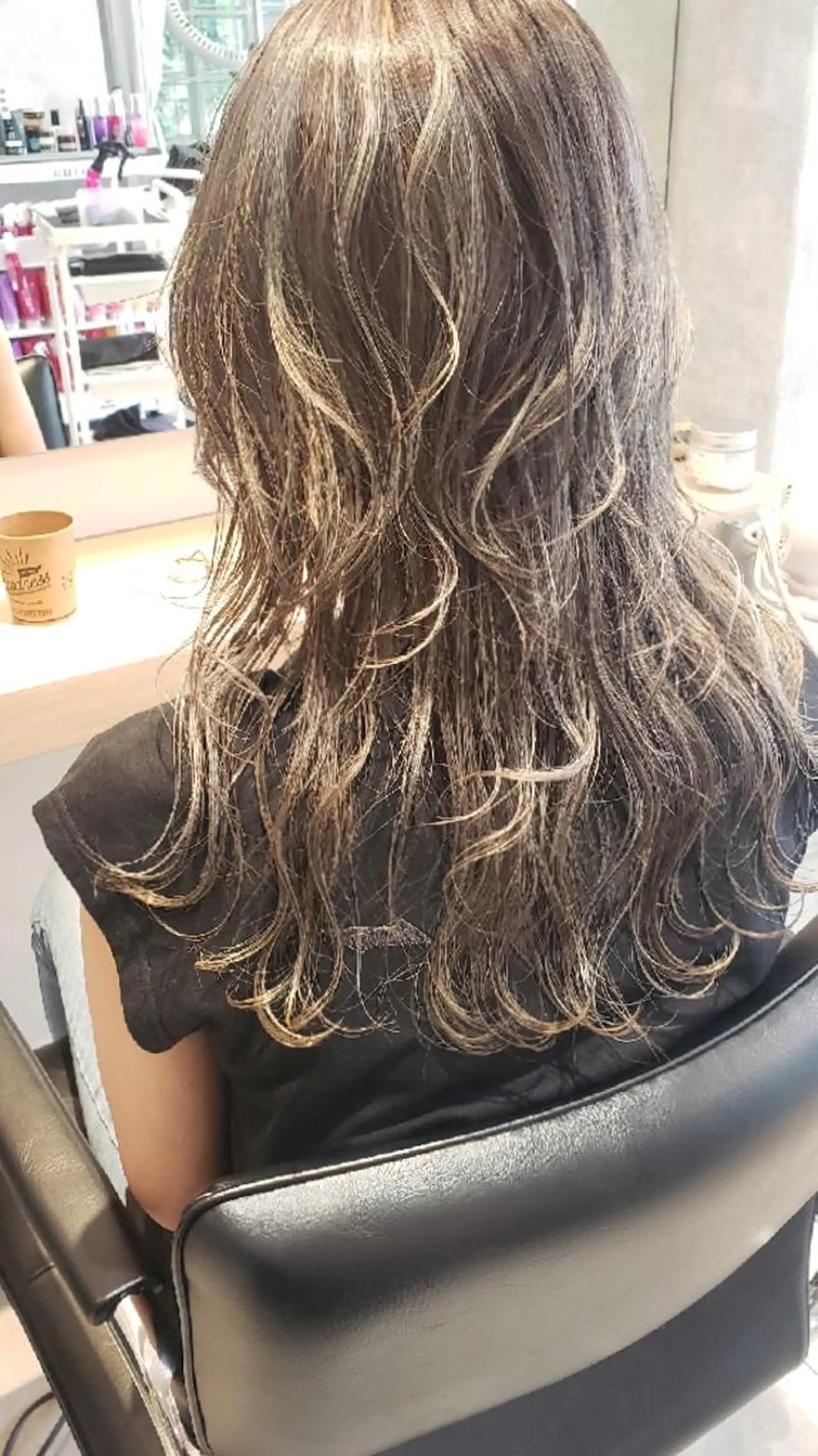 ロング カラー ヘアカラー arrow🖤 もえみのヘアスタイル