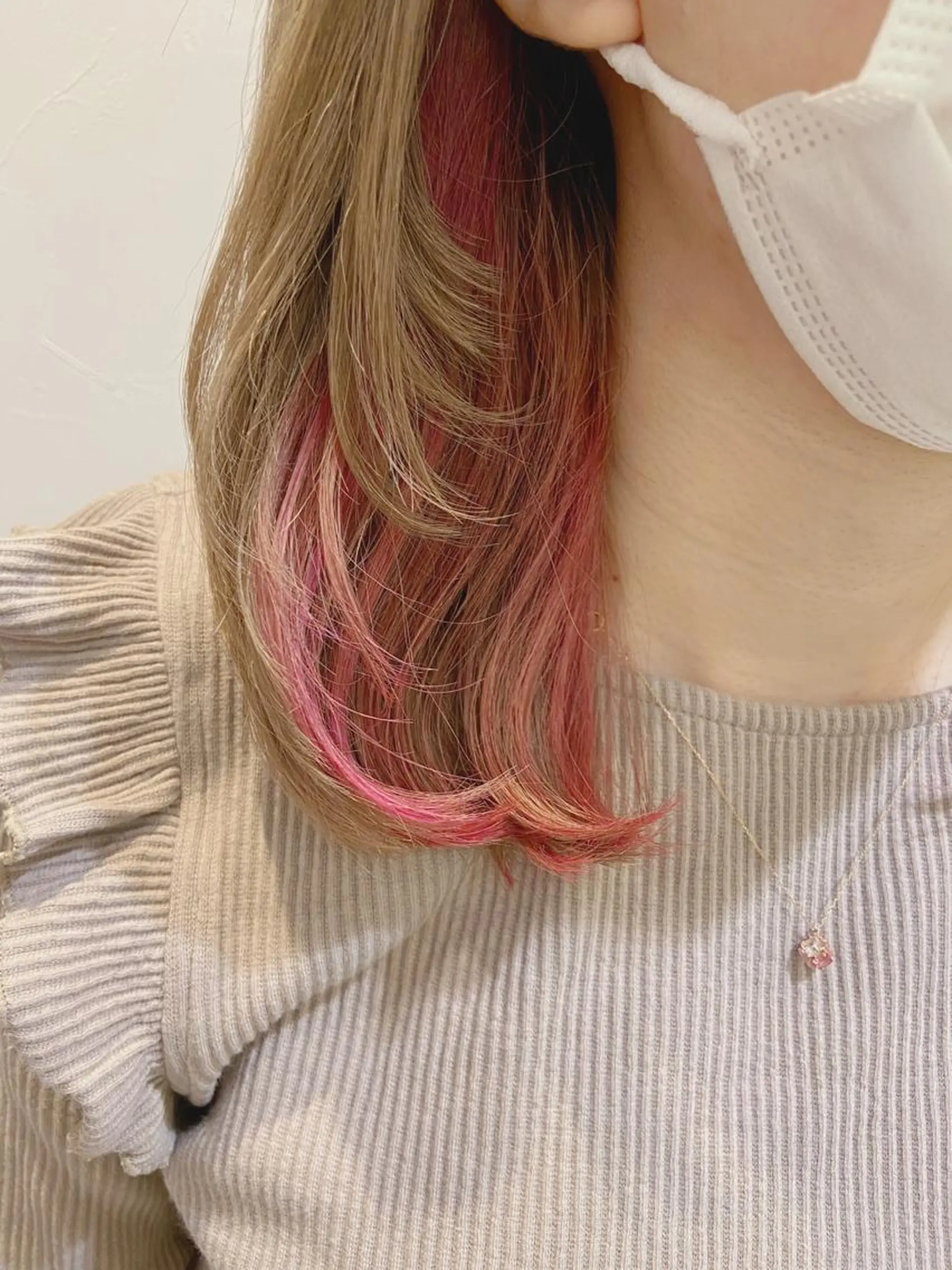 セミロング カラー インナーカラー ピンクカラー Total beauty Noalo所属・Total beau ty  Noaloのエステ・リラクイメージ