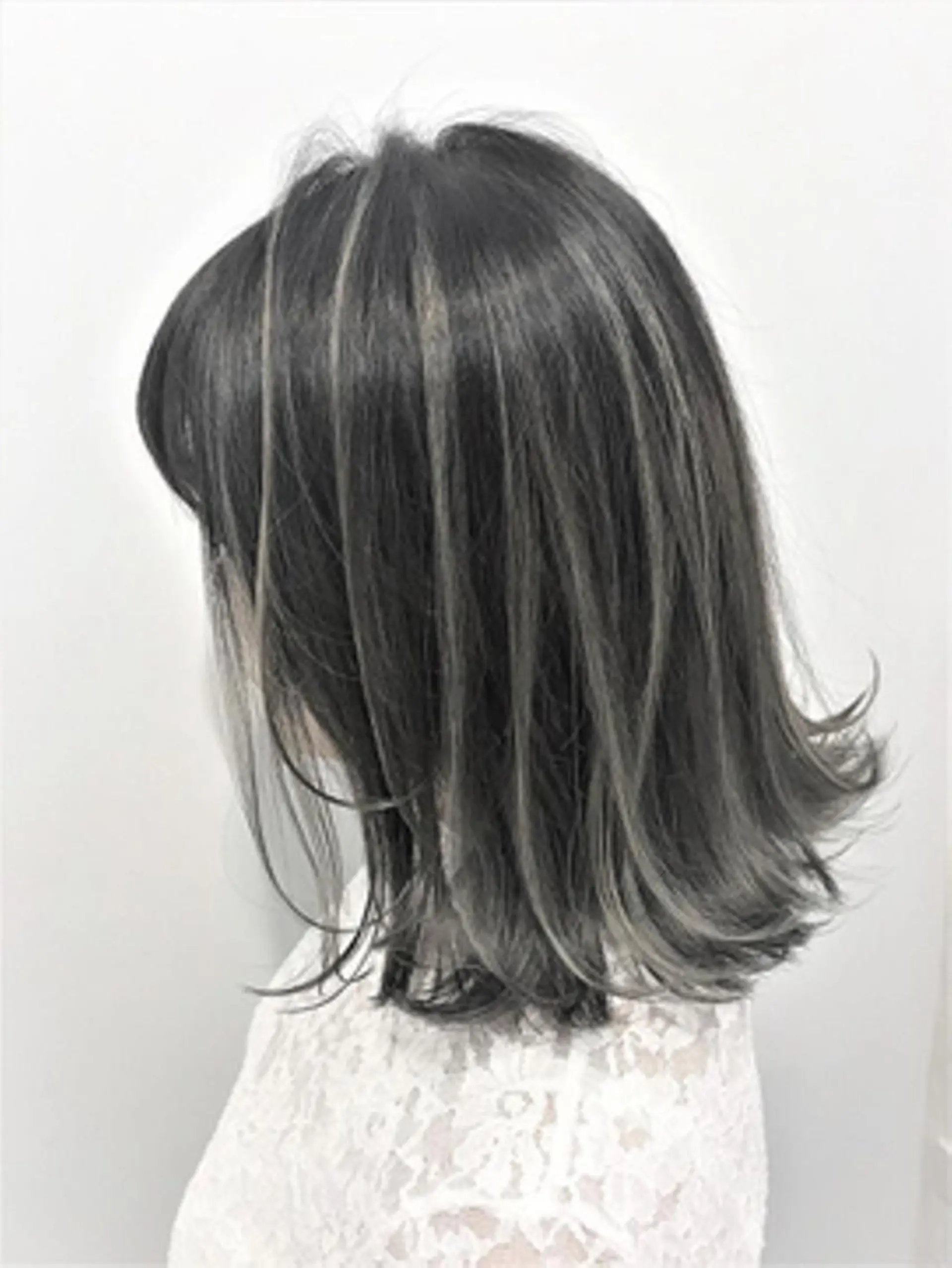 ミディアム カラー グレージュ ハイライトカラー ハイライト ヘアカラー トリートメント 🌈ぷる艶カラー🌈 髪質改善👑柳沼尚貴のヘアスタイル