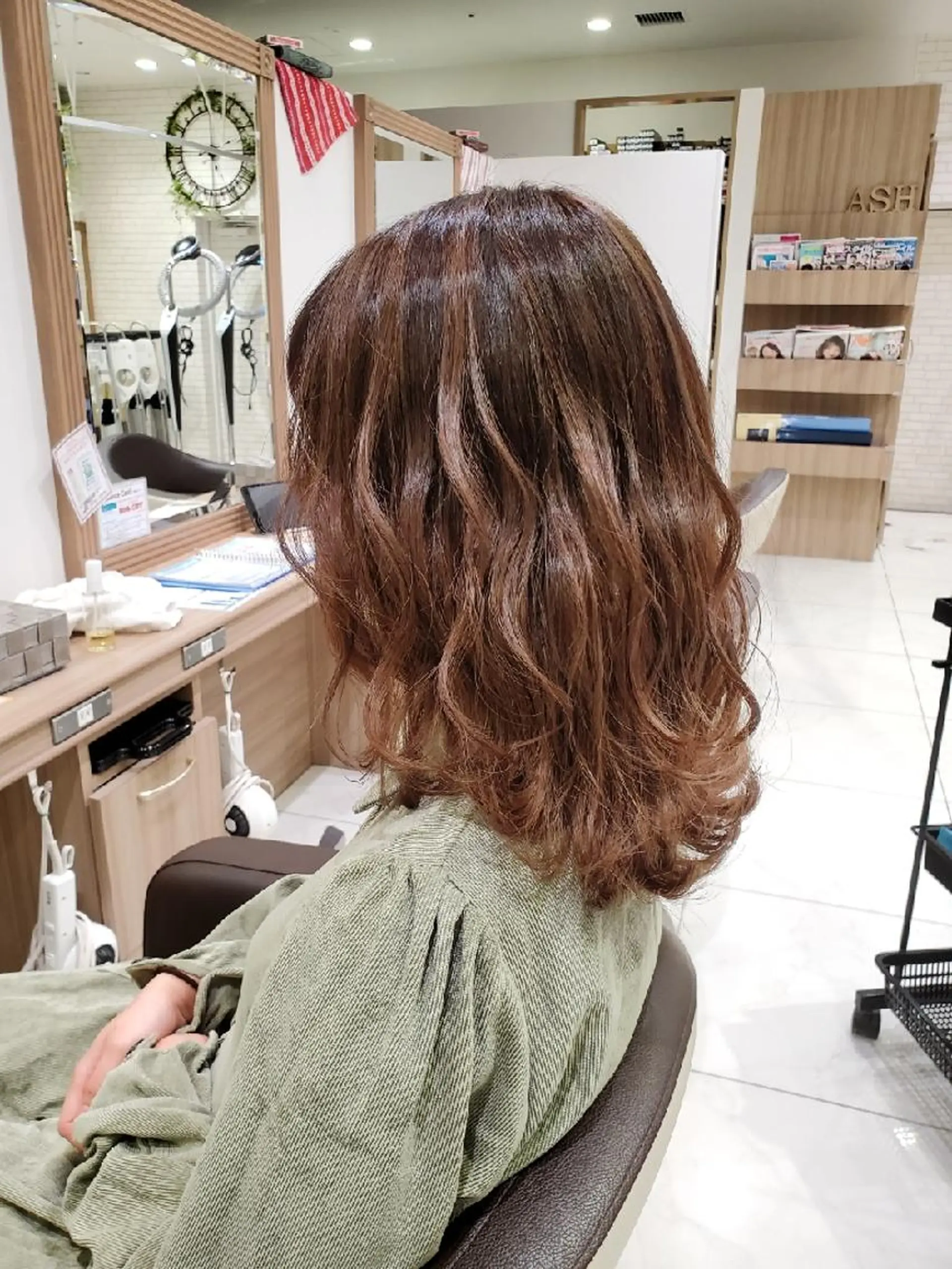 ミディアム カラー バレイヤージュ ベージュカラー ブリーチ イルミナカラー レイヤーカット カラー特化🔥中村 和貴＜Ash津田沼＞のヘアスタイル