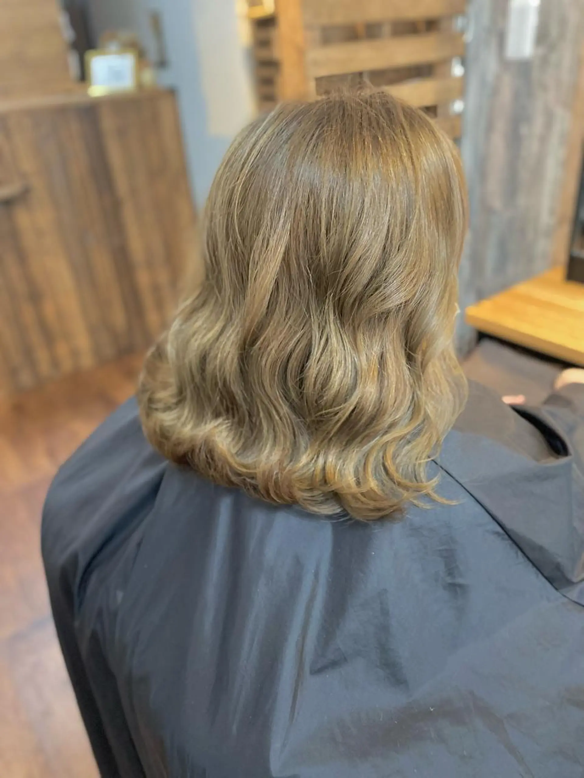 ミディアム カラー トリートメント Luzir⭐︎ GEN⭐︎のヘアスタイル