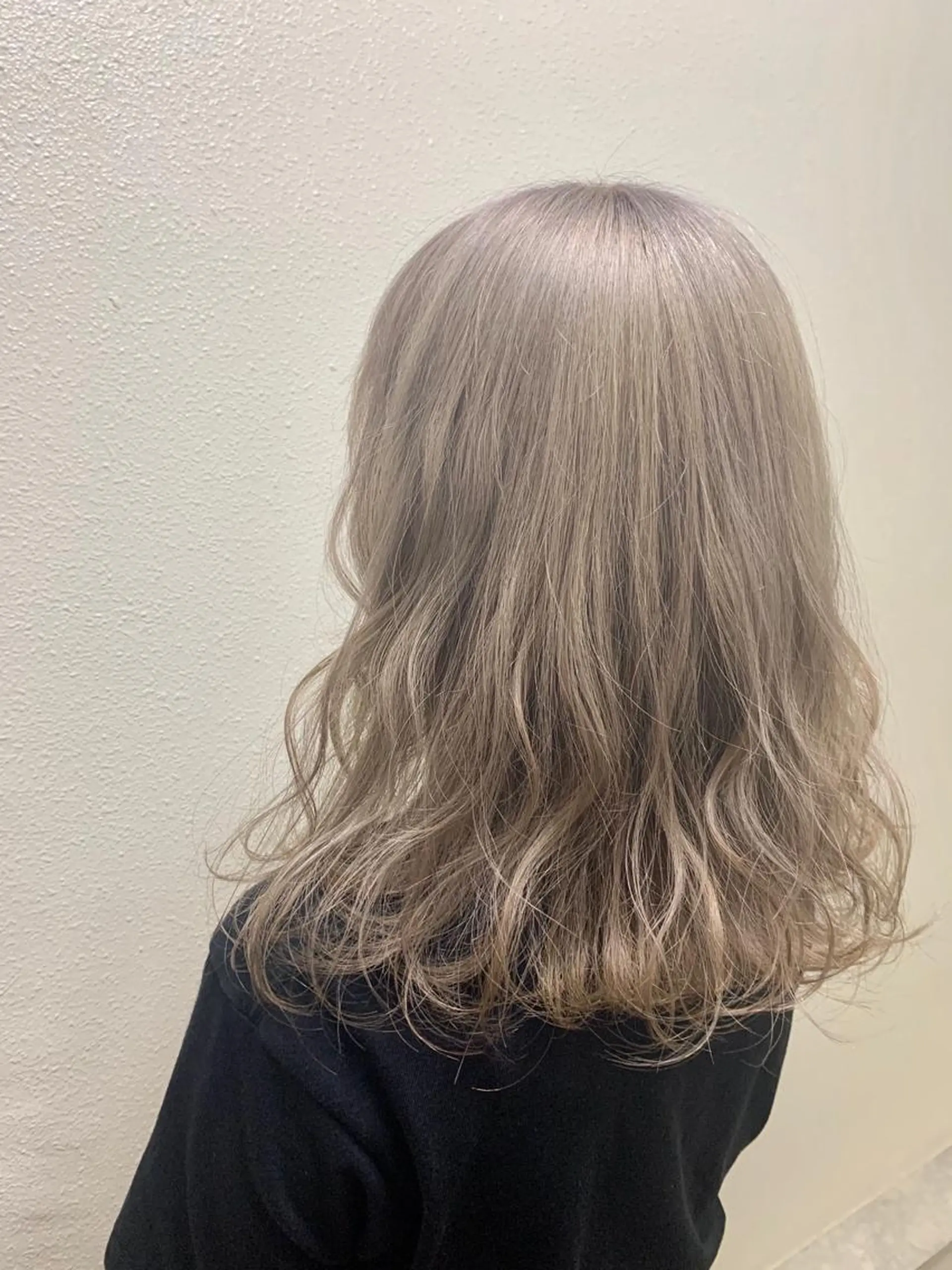 ミディアム カラー パーマ ヘアアレンジ メンズ キッズ ネイル マツエク・マツパ メンズブリーチ メンズハイライト メンズインナーカラー メンズ韓国風 アディクシーカラー 切りっぱなしヘアボブ ミディアムヘアRYOのヘアスタイル