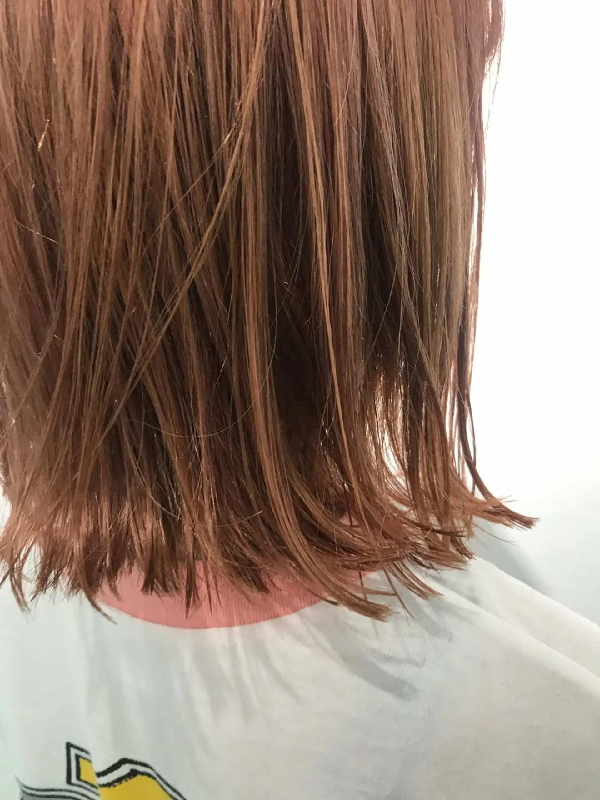 カラー ブリーチ ケアブリーチ ピンクカラー カット ヘアカラー トリートメント 💓パーマ，💗 レイヤーカットのヘアスタイル