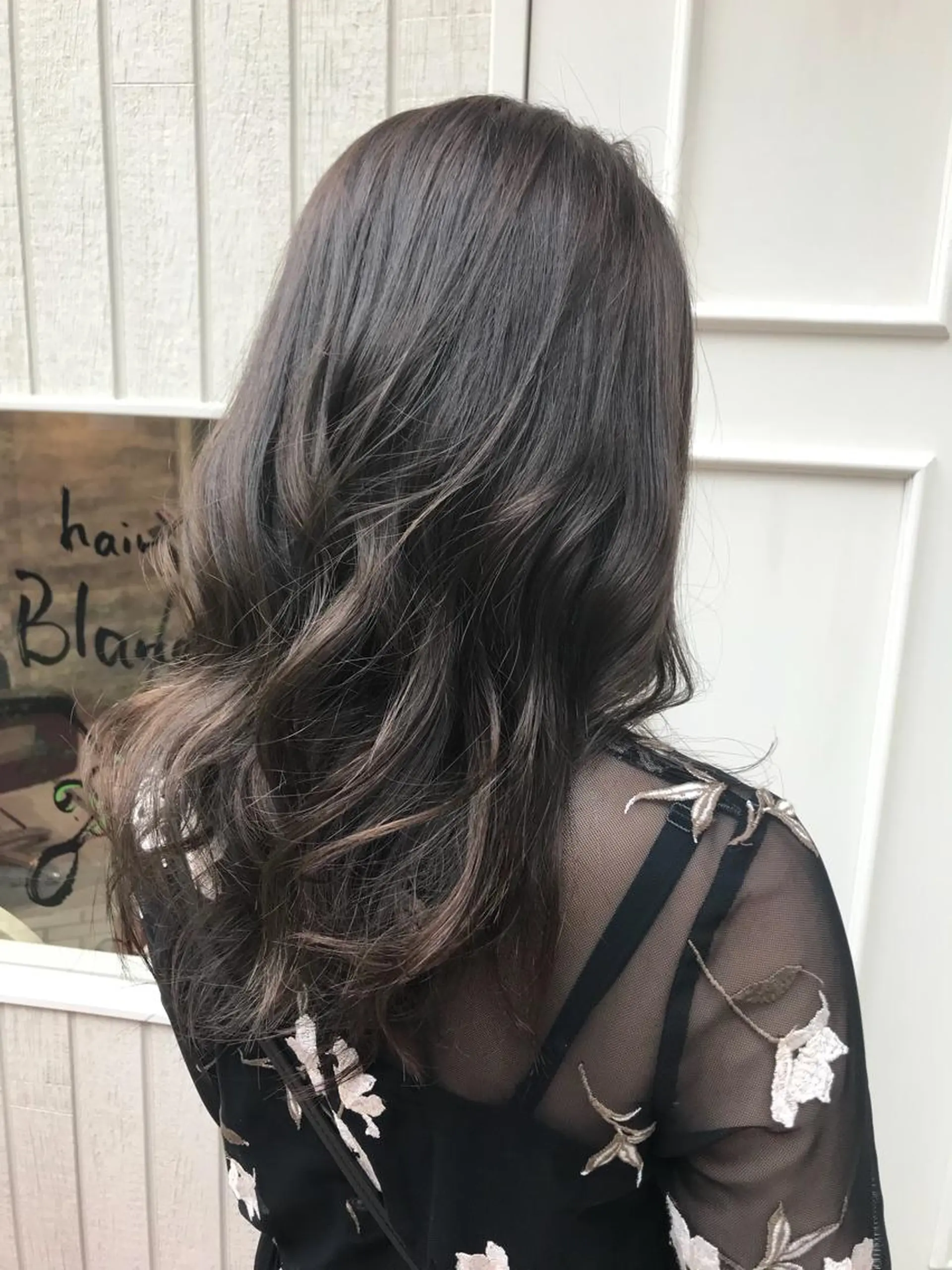 セミロング カラー ベージュカラー uru"所属・uru" すずきさゆりのヘアスタイル