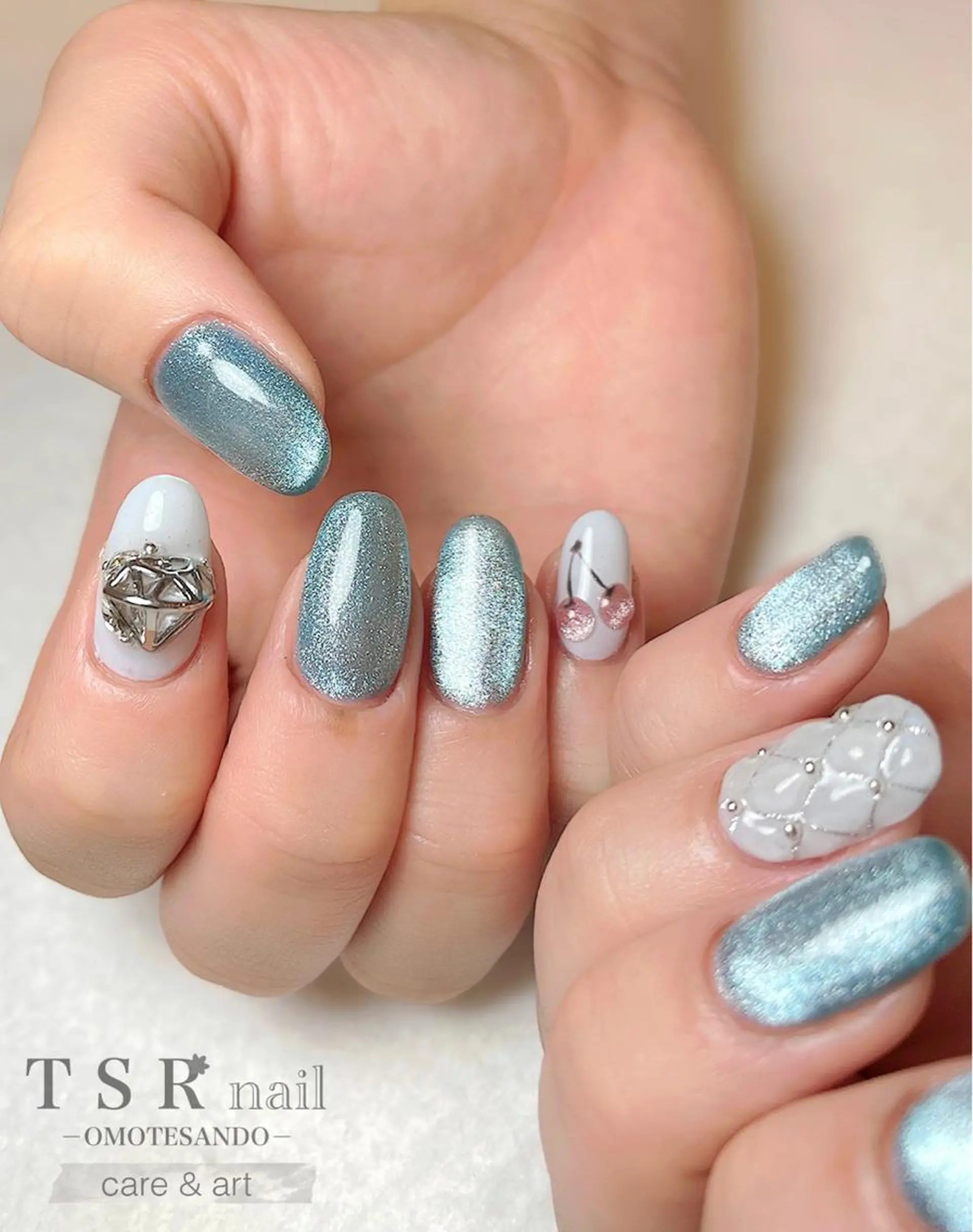 ネイル ブルー ジェルネイル マグネットネイル パラジェル 夏ネイル ハンドネイル ハンドケア 爪咲 りり花のネイルデザイン