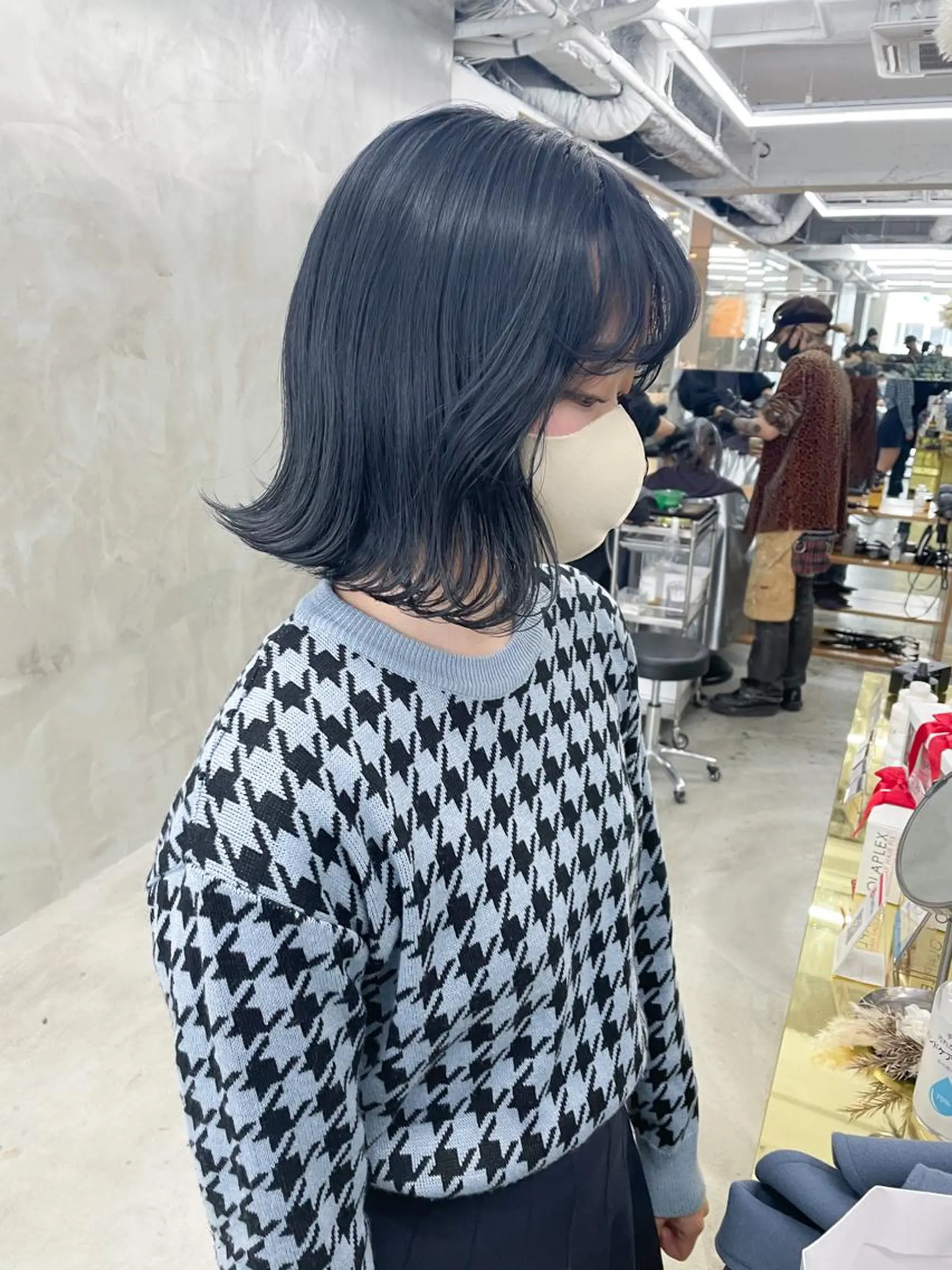 ミディアム カラー カット ヘアカラー トリートメント 似合わせ｜レイヤー 🪩yurikaのヘアスタイル