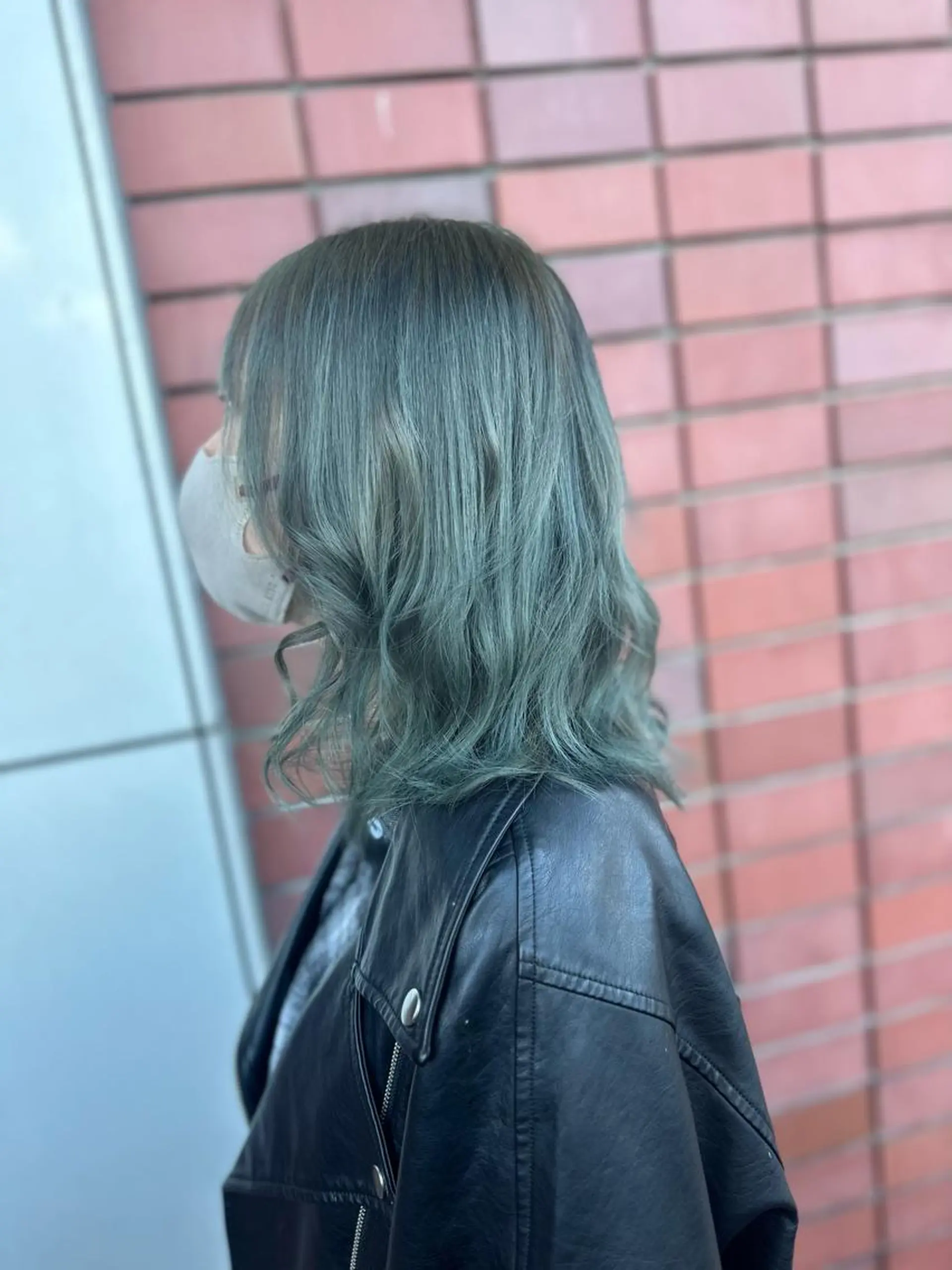 ミディアム 横山 千春のヘアスタイル