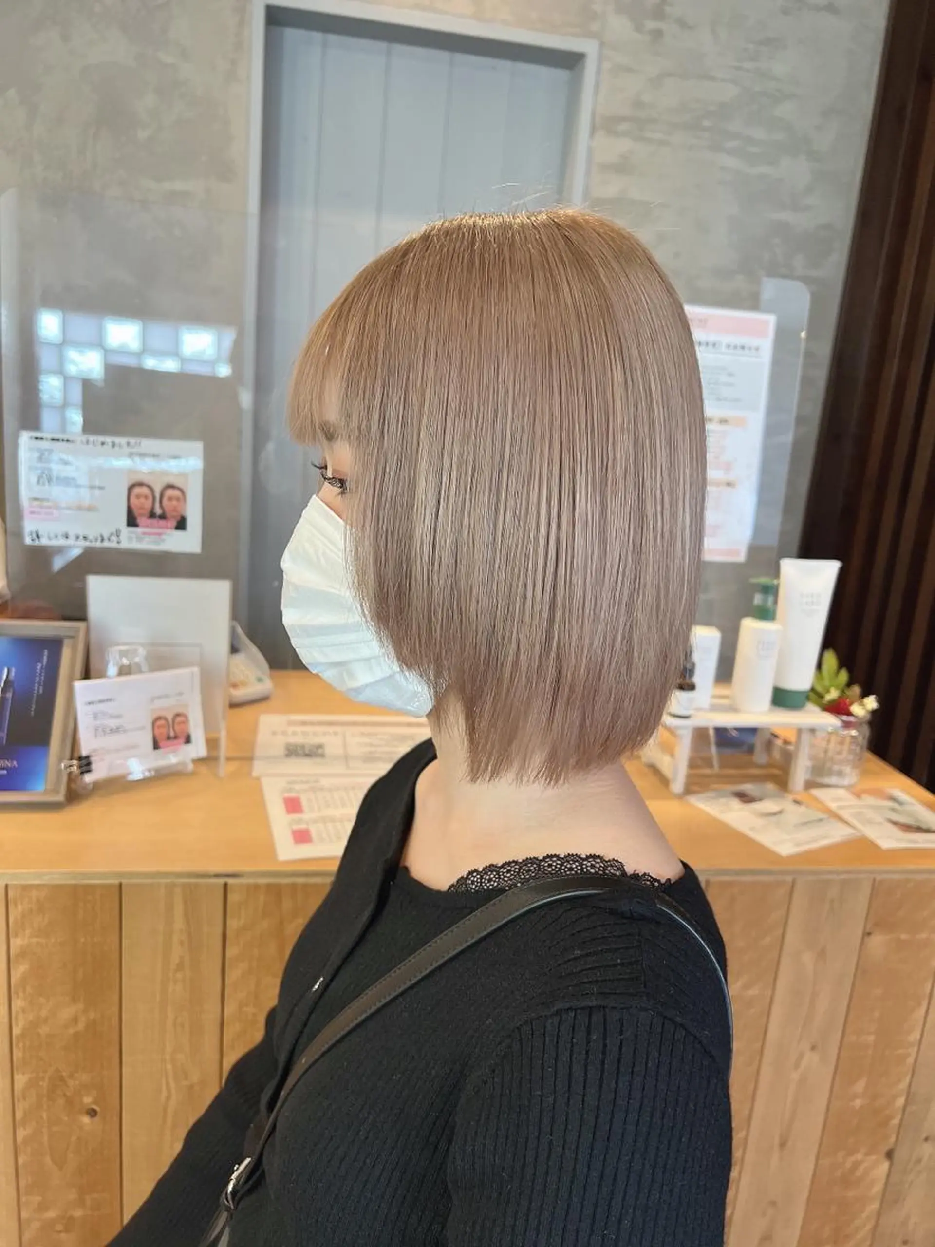 ミディアム カラー ベージュカラー ブリーチ ミルクティーベージュ ホワイトミルクティーベージュ ヘアカラー 具志 正太のヘアスタイル