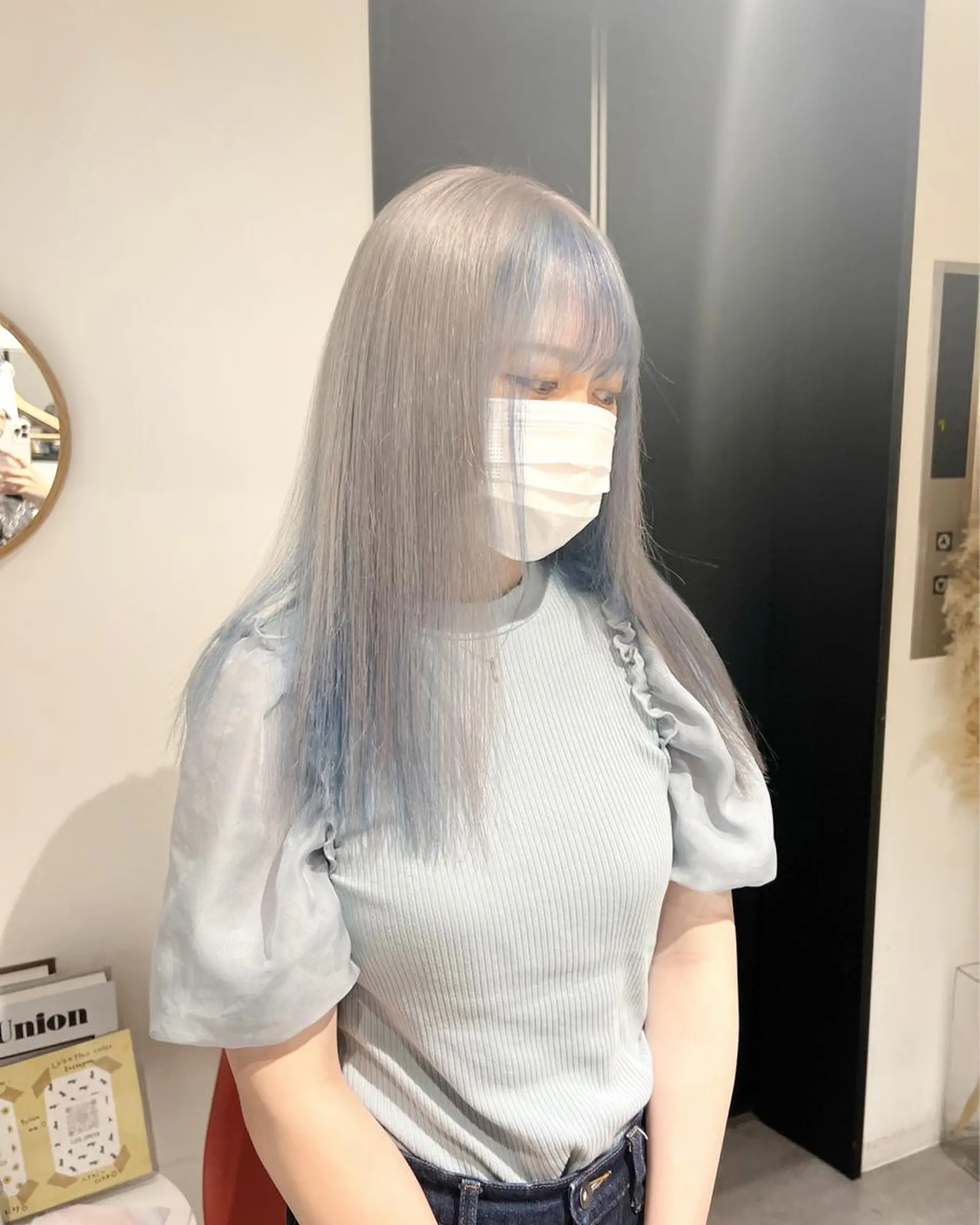 セミロング デザイン🥇複雑履歴 ハイトーン特化のヘアスタイル