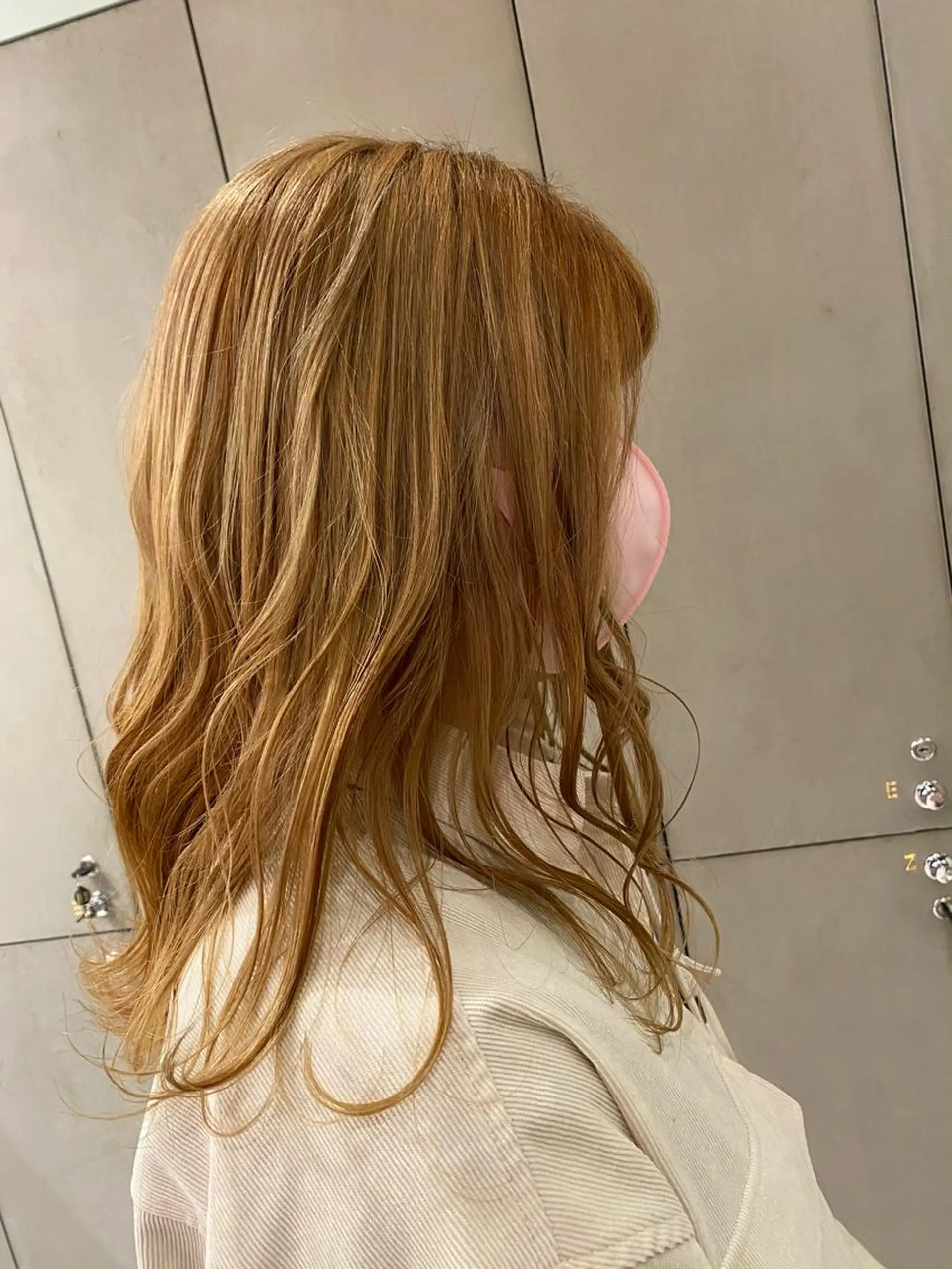 セミロング カラー 黒髪 ブリーチ ハイトーンカラー ヘアカラー アオヌマミユ☁️ /ボブ/ハイトーン/のヘアスタイル