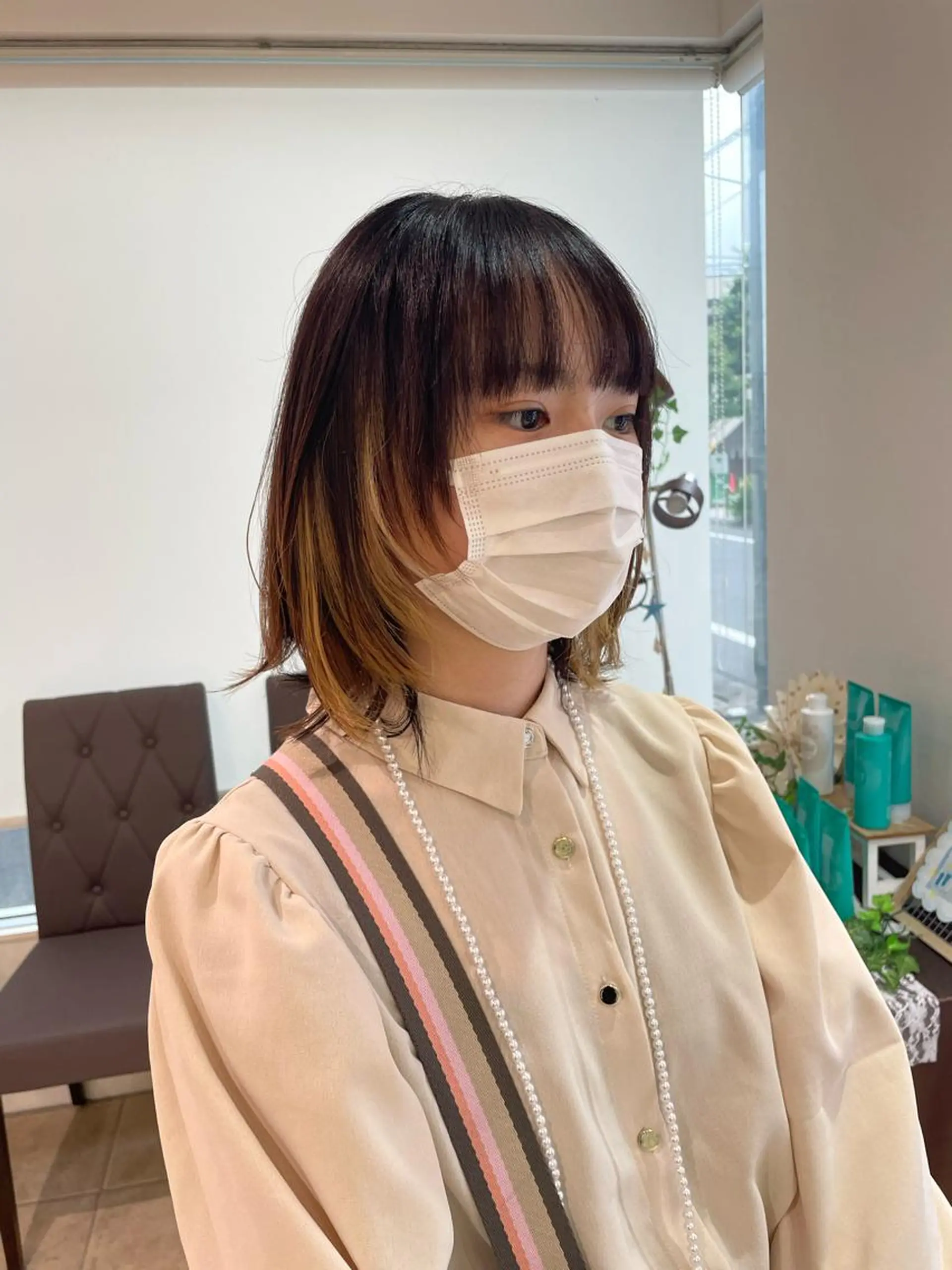 ミディアム 渡部凌我 小顔ウルフ ハイトーンカラーのヘアスタイル