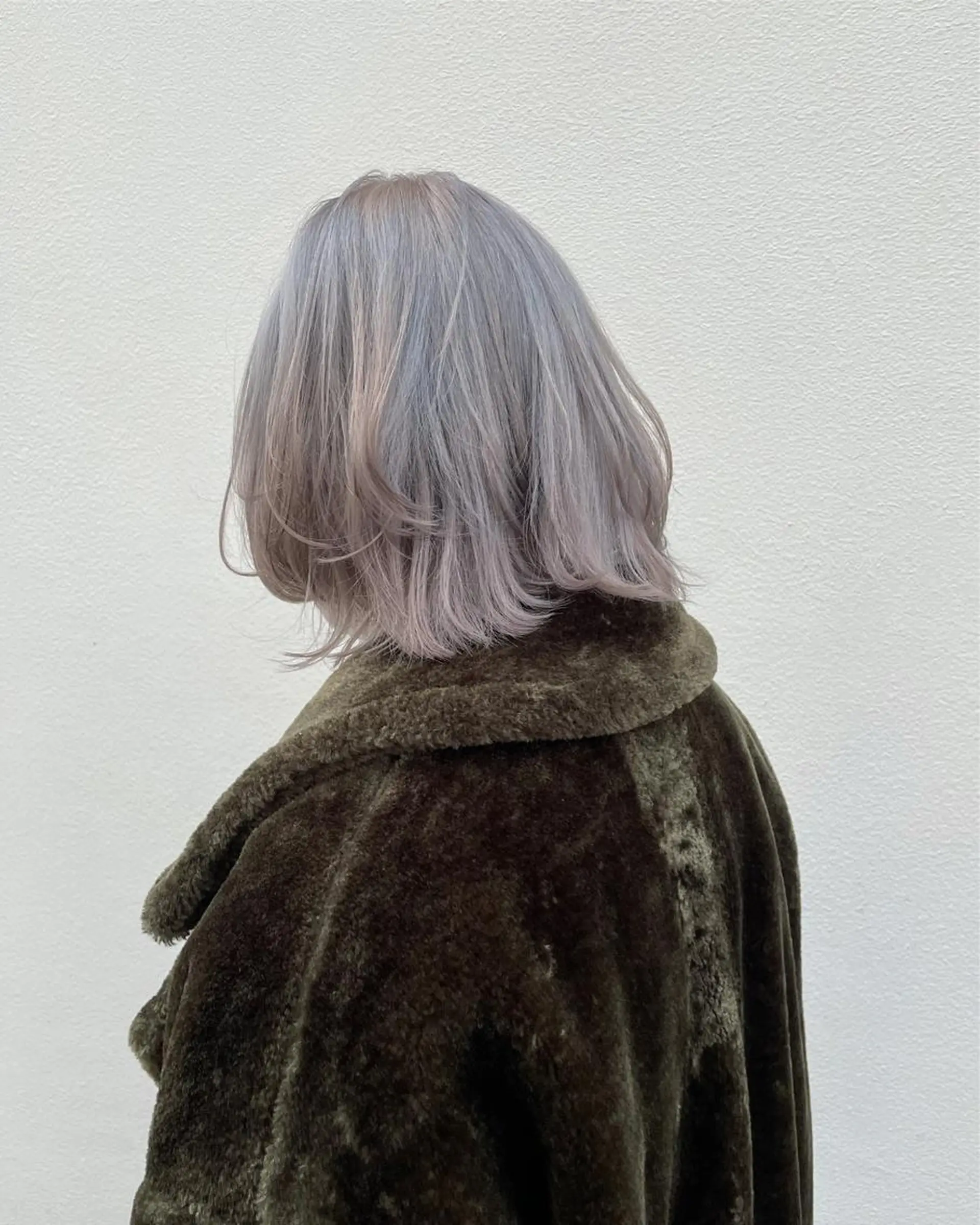 ミディアム カラー ハイトーンカラー レイヤーカット ヘアカラー トリートメント ボブ/ミディアム RIONAのヘアスタイル