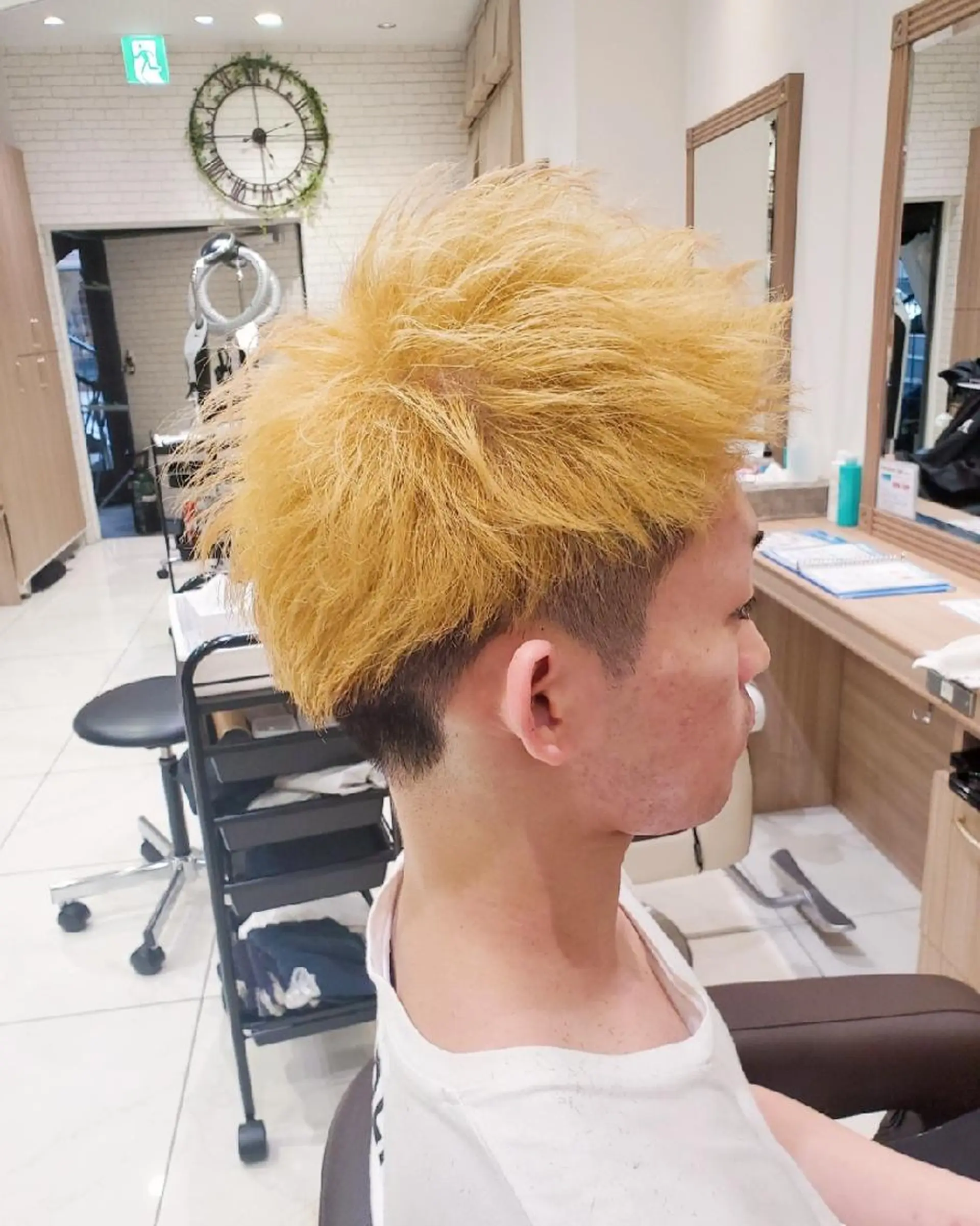 ショート カラー メンズ メンズブリーチ ブリーチ イエローカラー カラー特化🔥中村 和貴＜Ash津田沼＞のヘアスタイル