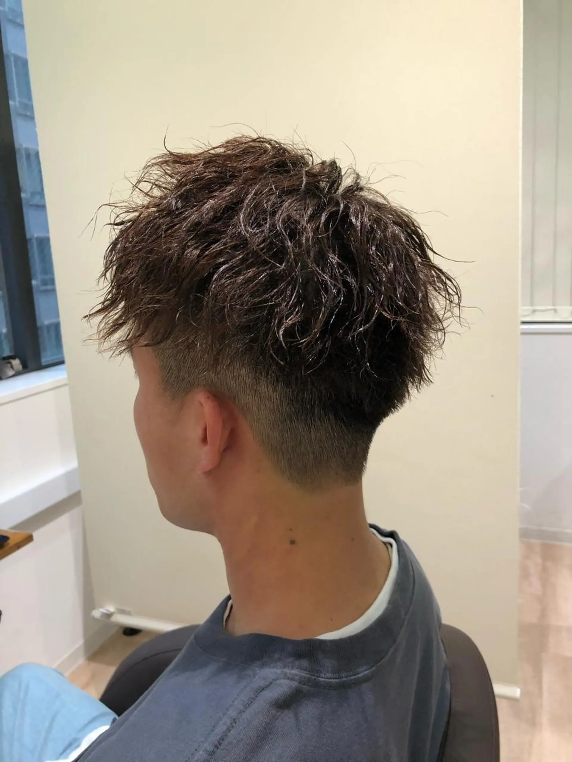 ショート カラー パーマ メンズ 関西センターパート メンズモデル募集のヘアスタイル