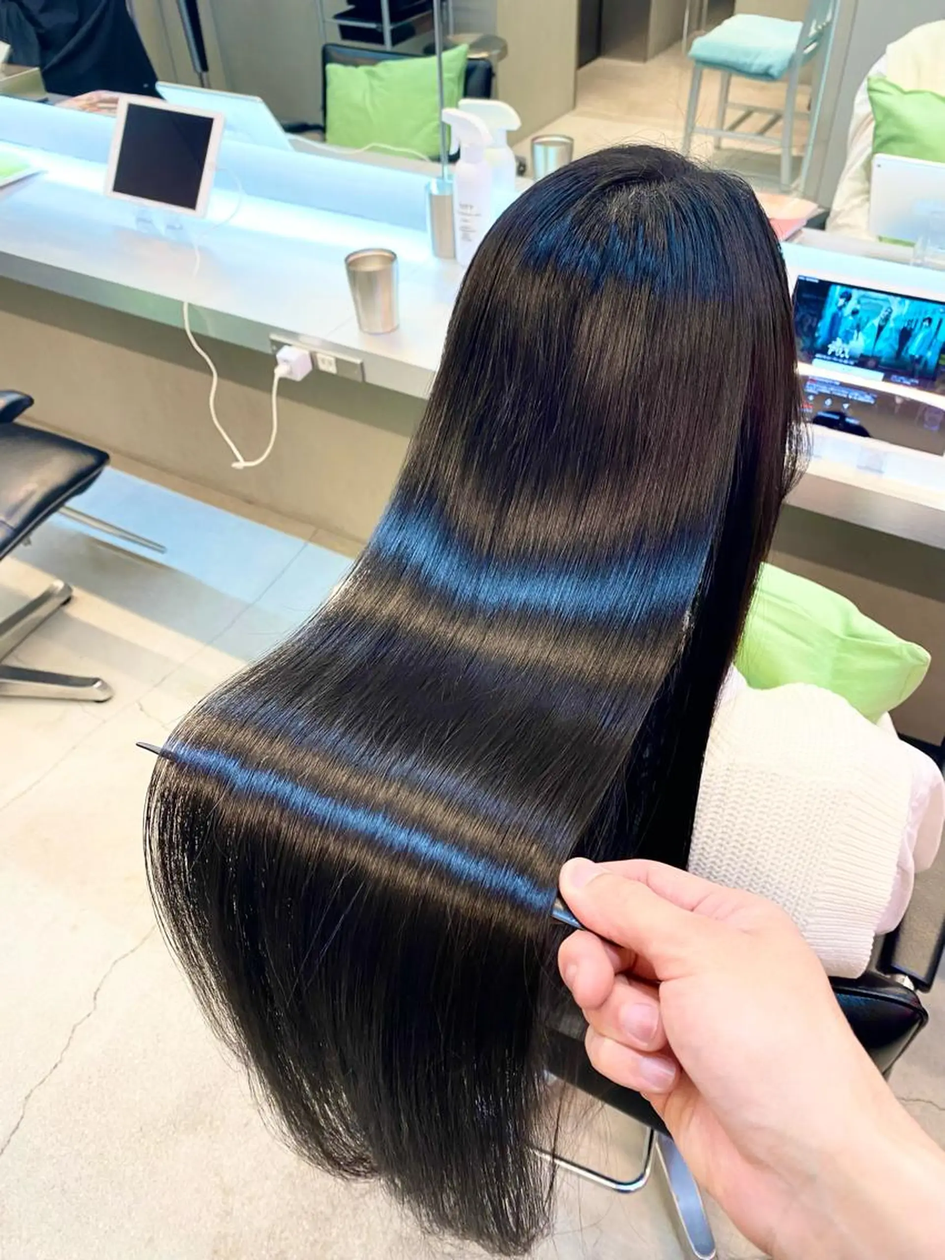 ロング カラー パーマ ブリーチ 伸ばしかけ 縮毛矯正 酸性ストレート ストレートパーマ 縮毛矯正 艶髪と透明感を ‼️/若林のヘアスタイル