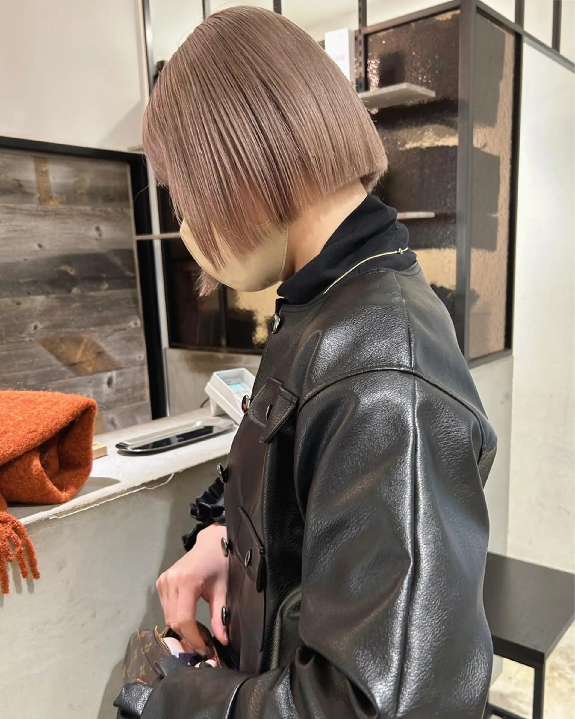 ショート カラー ベージュカラー ブロンド ブロンドベージュ カット ヘアカラー トリートメント 村上雅人 ナチュラルモードのヘアスタイル