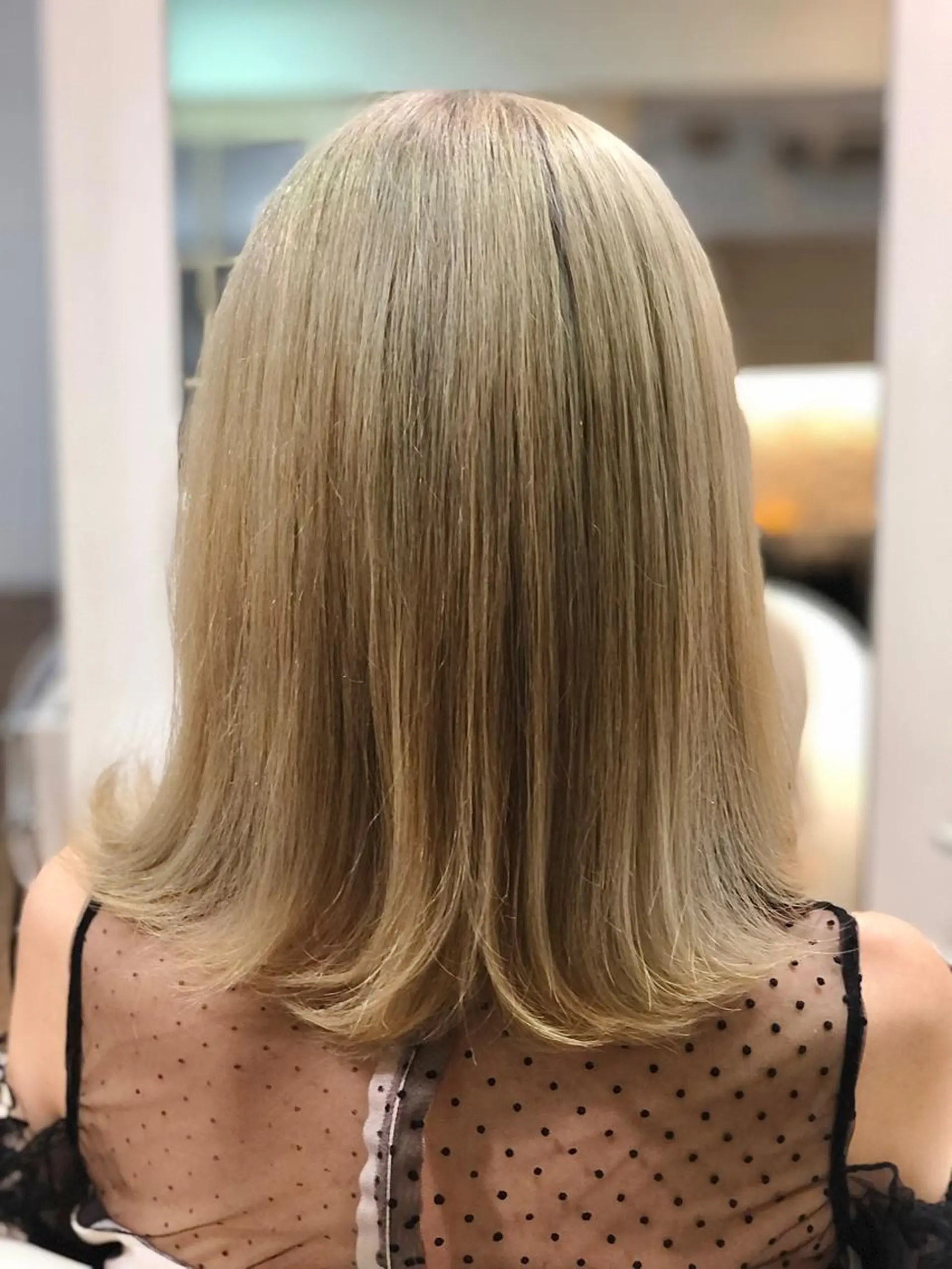 セミロング kawakita yoshinoriのヘアスタイル