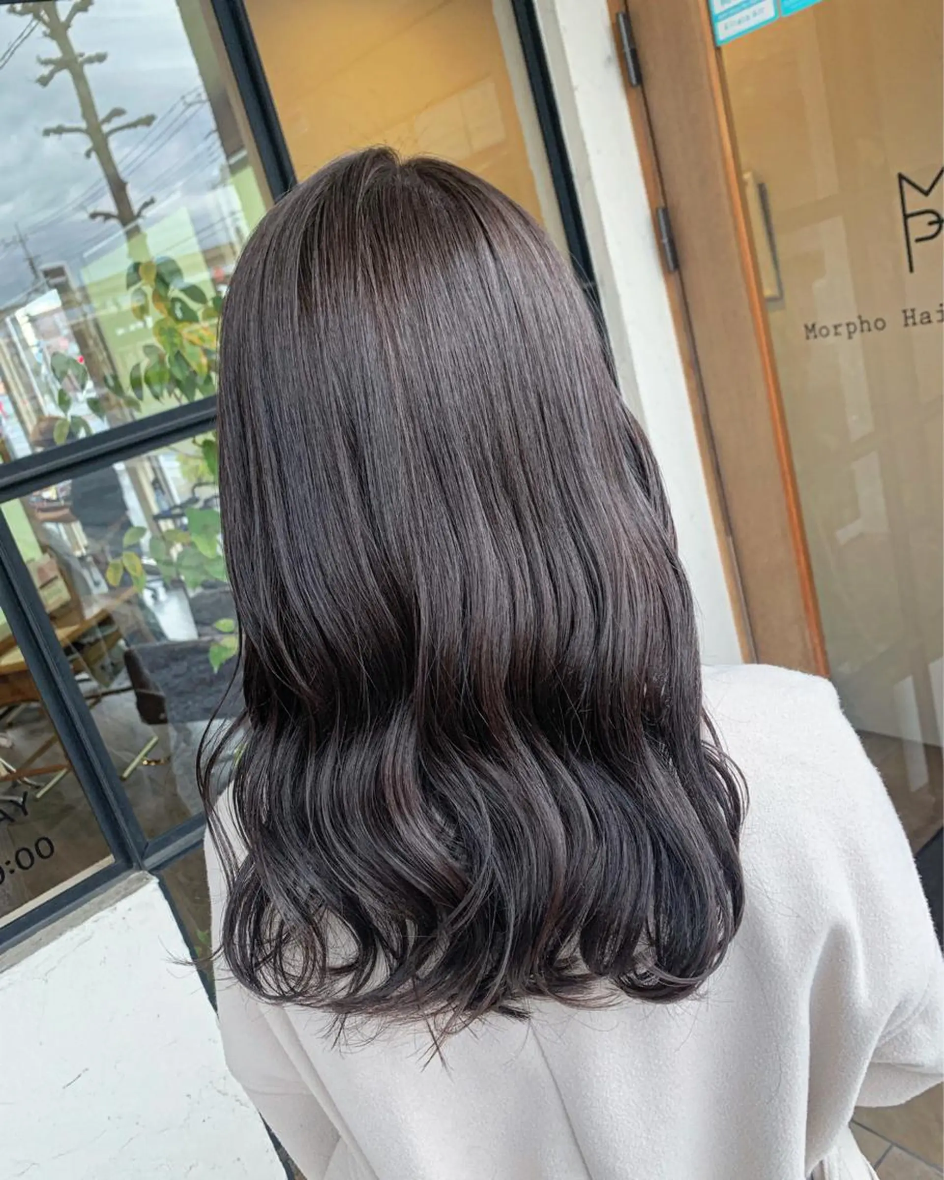 ロング カラー アッシュ ベージュカラー ブリーチ ブリーチなしカラー 井上 花音のヘアスタイル