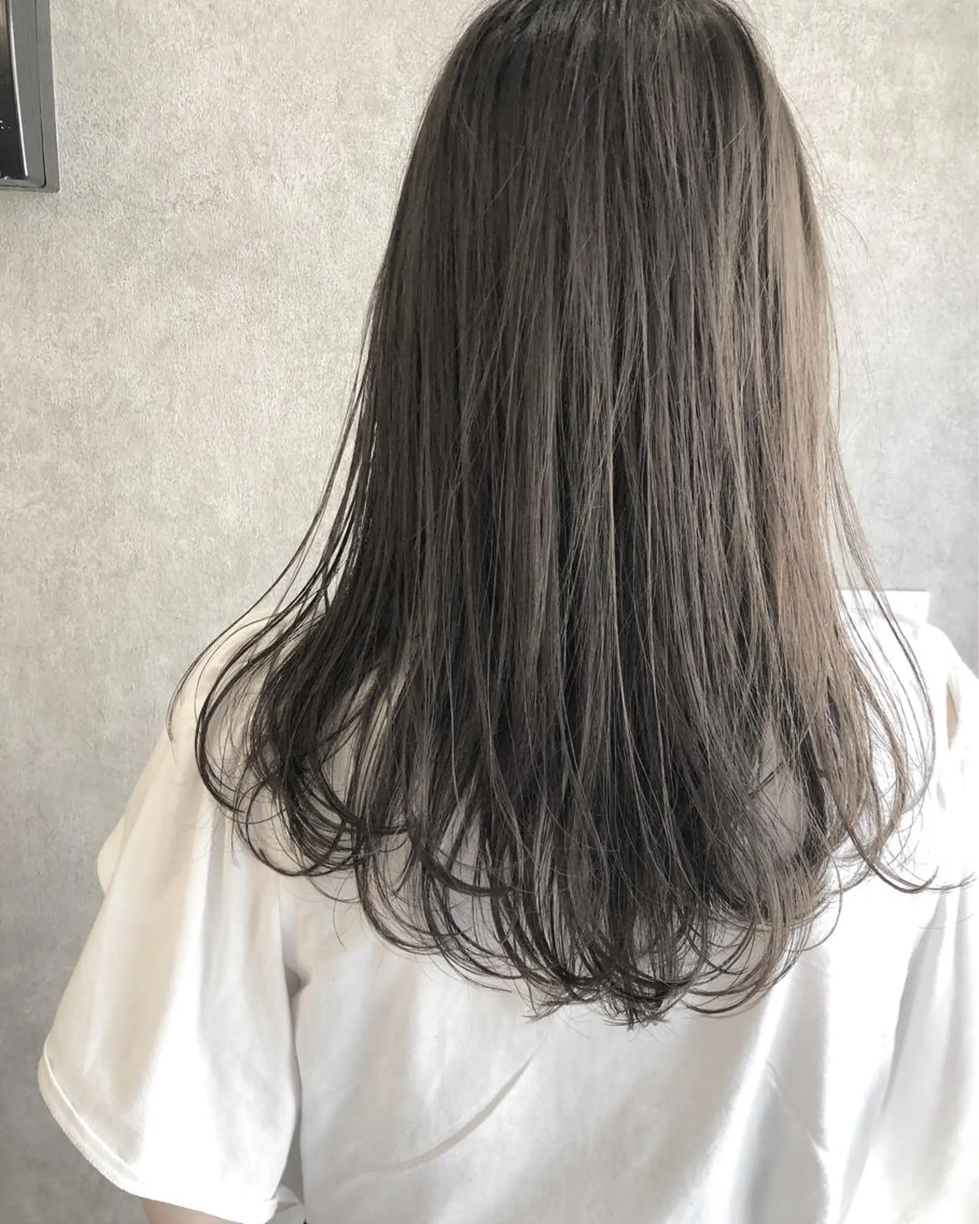 ミディアム カラー カット トリートメント 顔周りレイヤー/韓国 ブリーチminamiのヘアスタイル