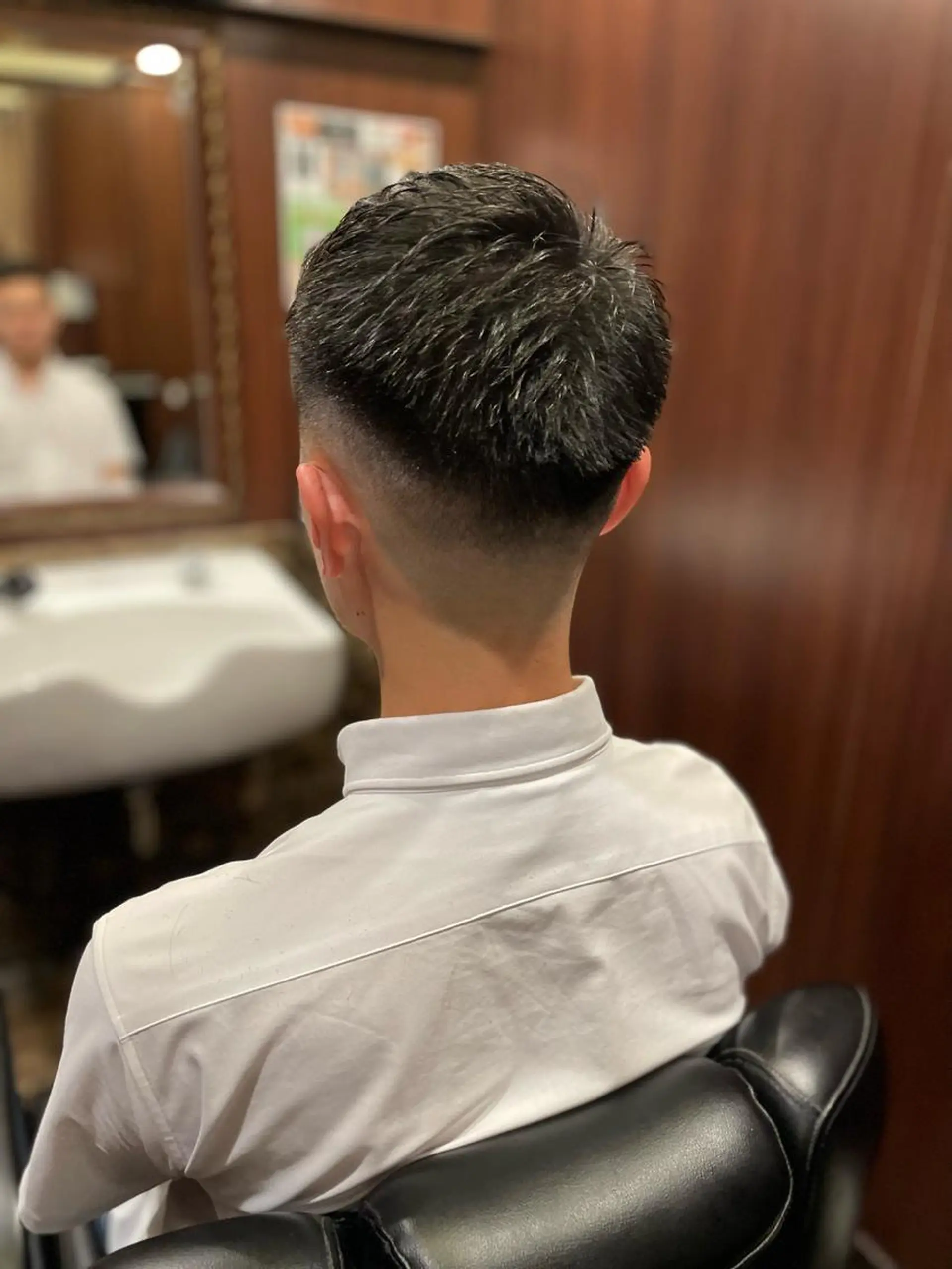 ショート メンズ 海老原 コウのヘアスタイル