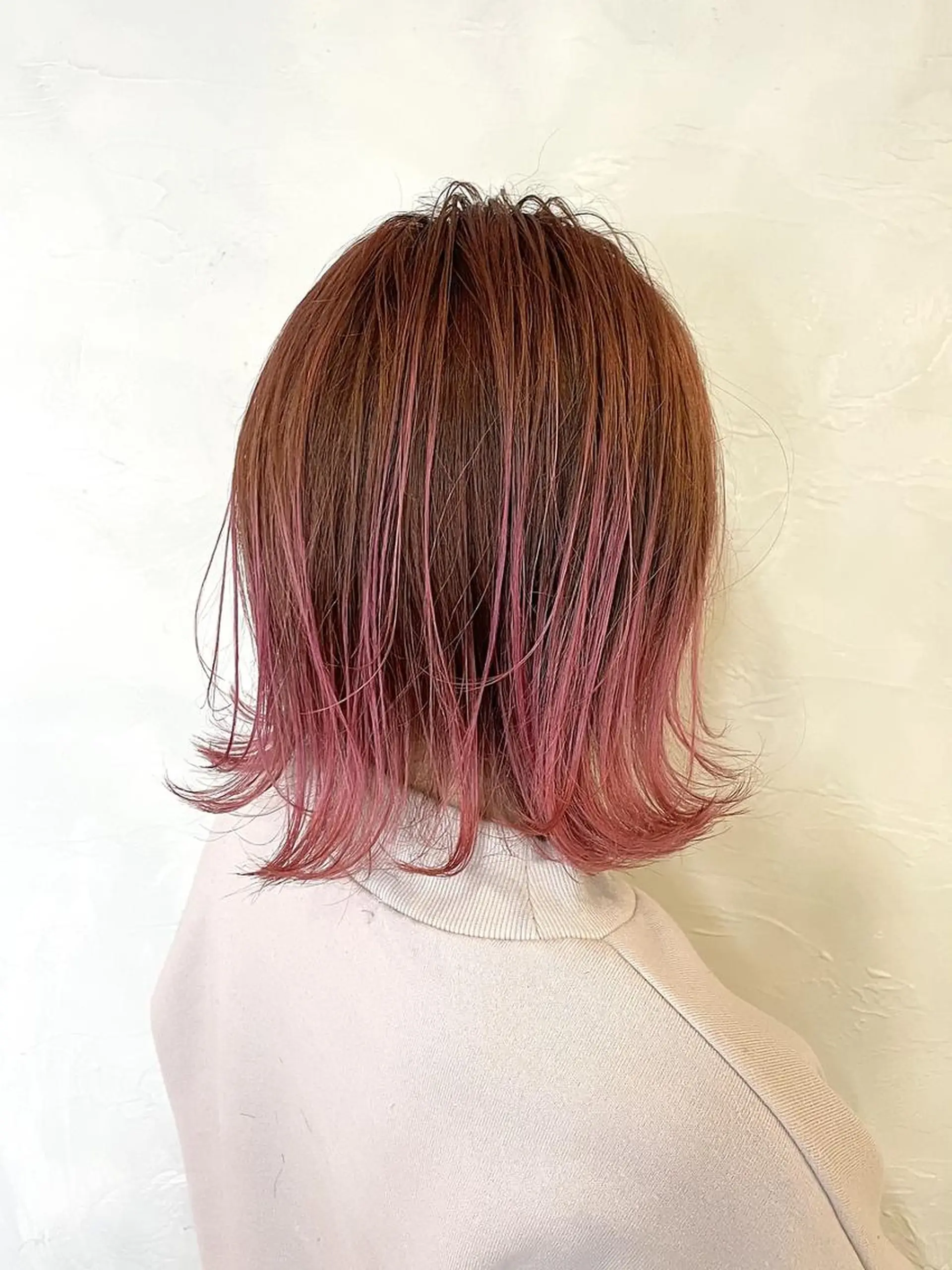 ショート カラー ピンクカラー ボブ 小顔カット 外ハネヘア ANGELICA LABO 梅田店のヘアスタイル