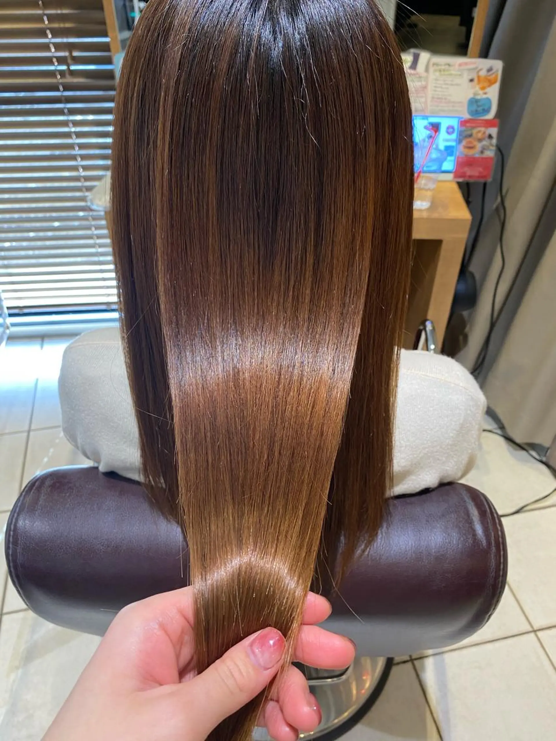 ロング パーマ 縮毛矯正 ノンダメージ⭐️ 透明感カラー中田七菜のヘアスタイル