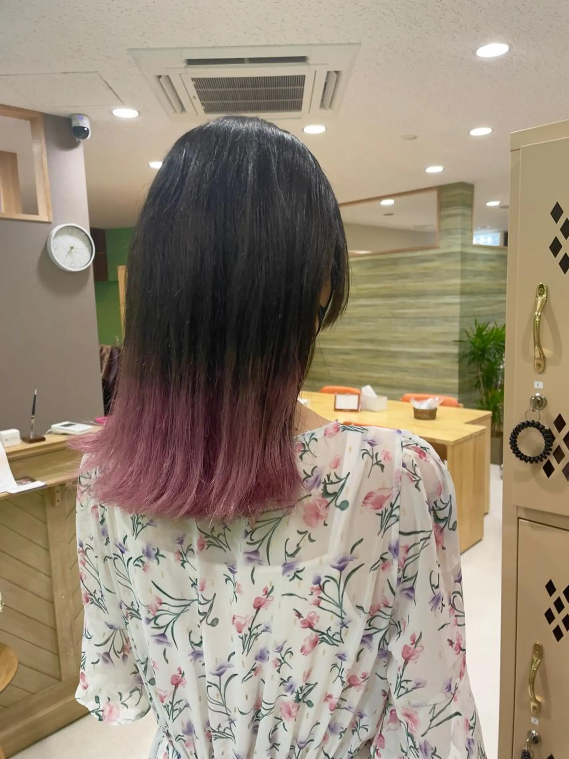 ロング カラー デザインカラー カット ヘアカラー 韓国ヘア/レイヤー/ ツヤカラー/ Aiのヘアスタイル