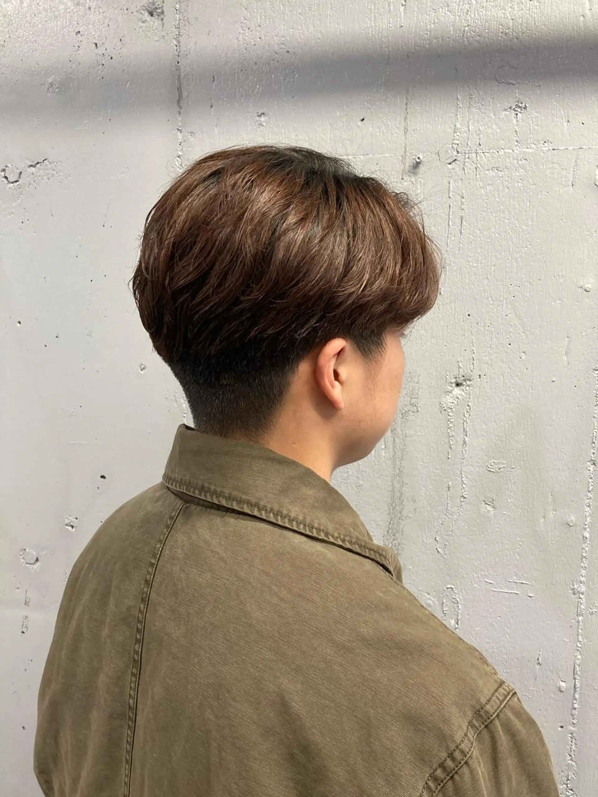 メンズ 顔まわりレイヤー デザインカットのヘアスタイル