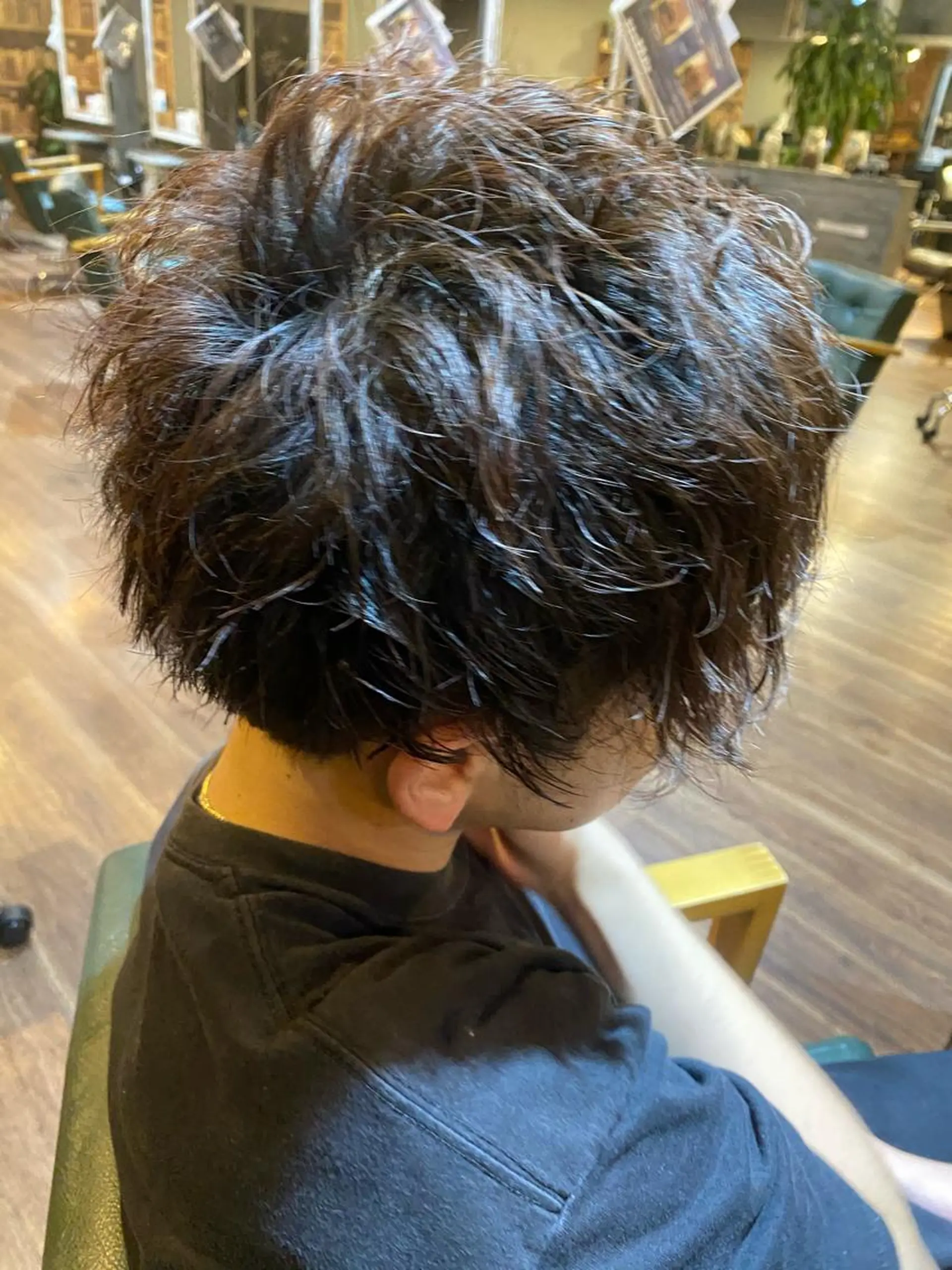 パーマ メンズ メンズパーマ ツイストスパイラルパーマ スパイラルパーマ ハイライト/インナー /ブリーチ/レイヤーのヘアスタイル